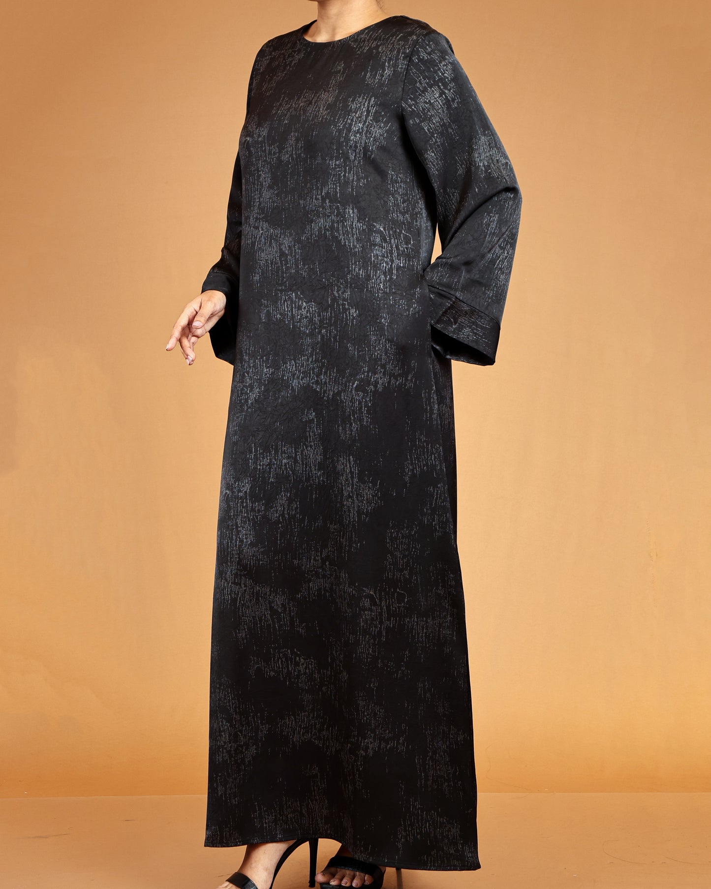 Midnight Noir Textured Luxe Abaya
