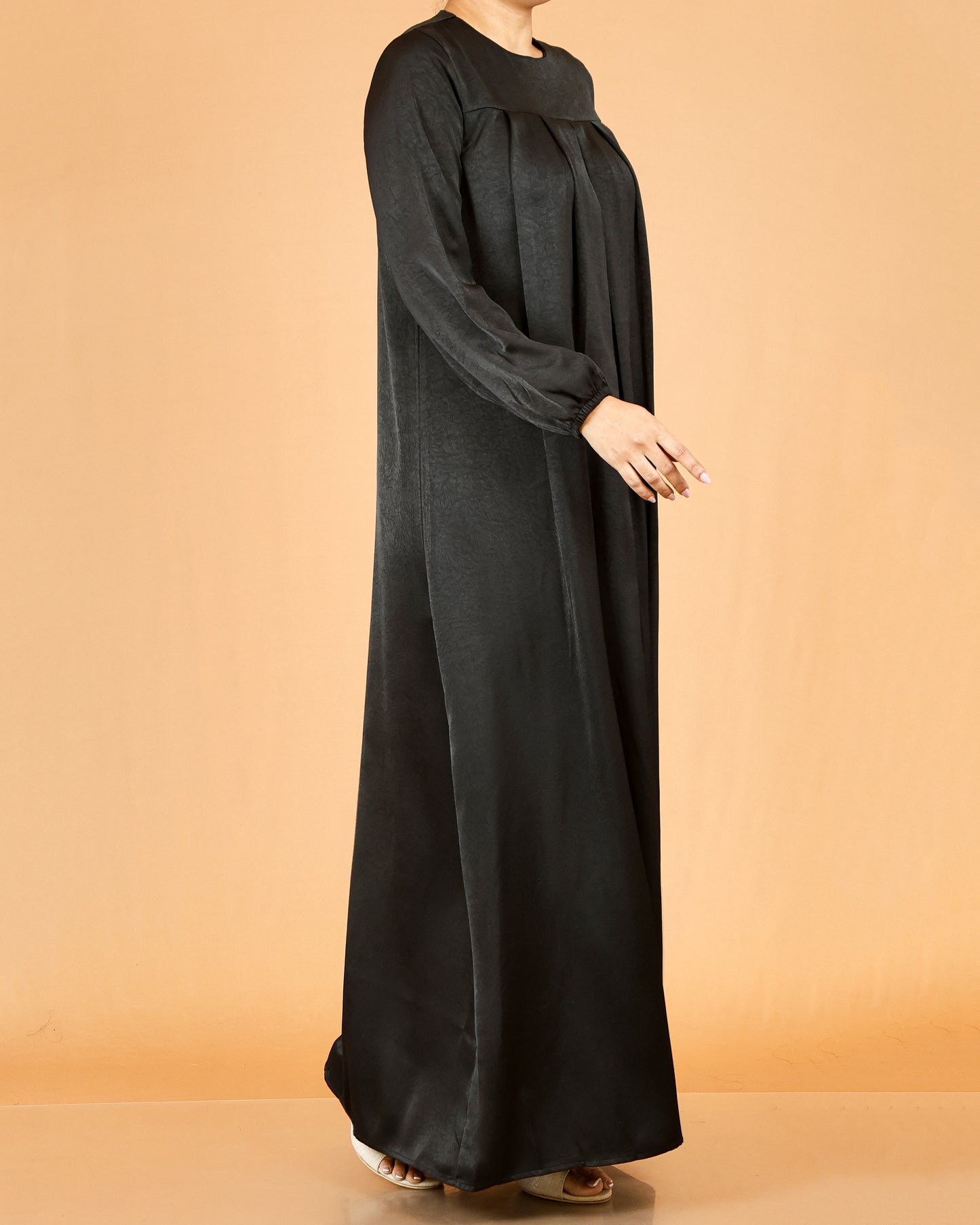 Elegant Black Pleated Abaya