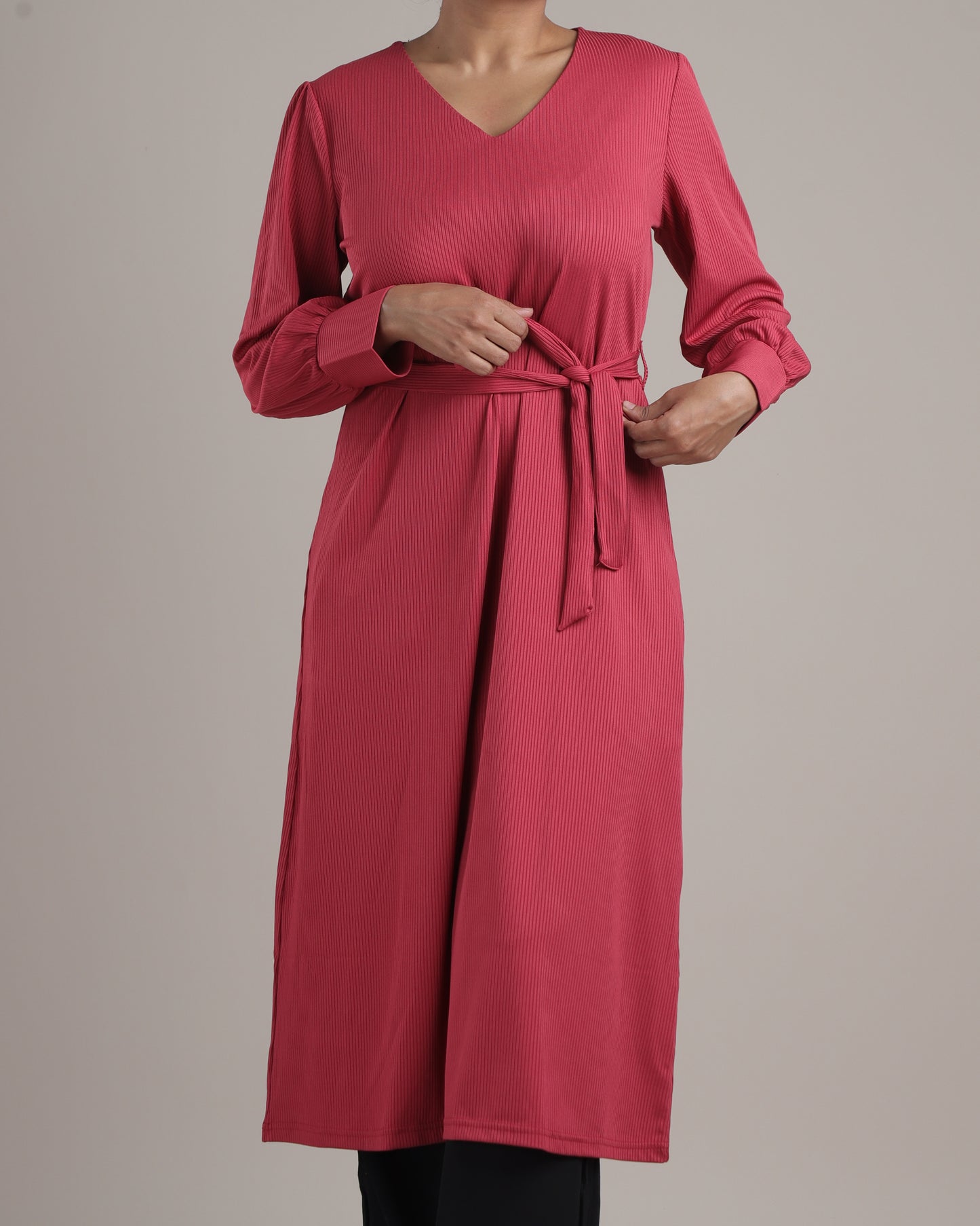 Casual Deep V-Neck Long Sleeve Top – Sleek & Comfortable Fit