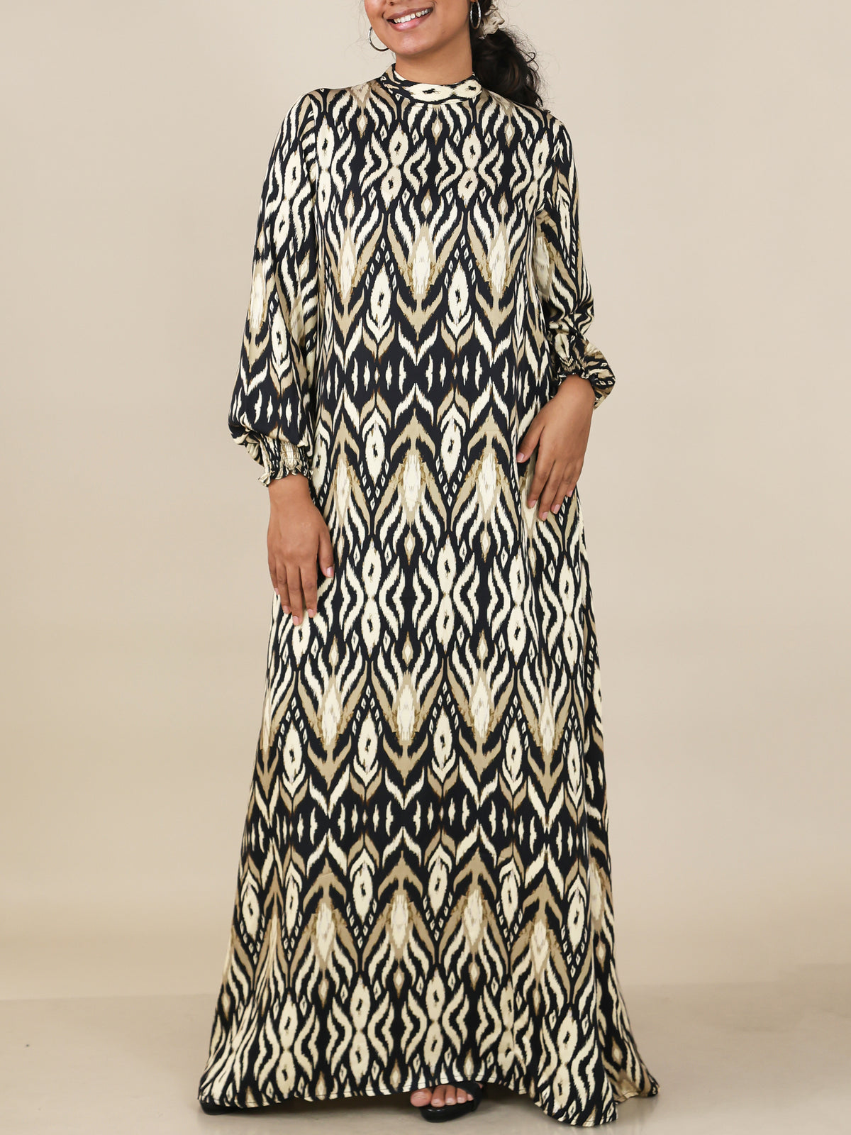 Elira Black Ivory Wave Abaya