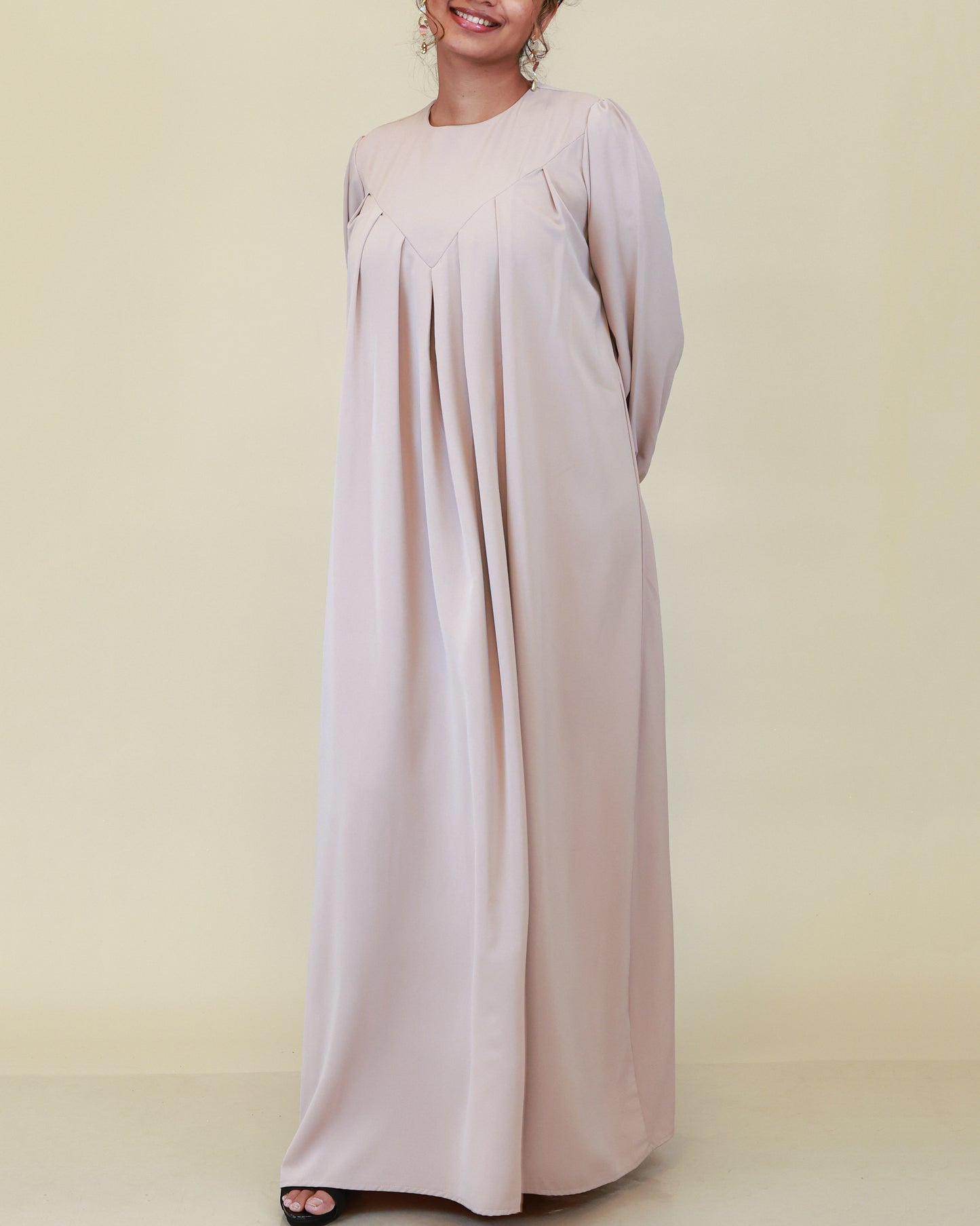 Aurelia Pleated Pearl Abaya