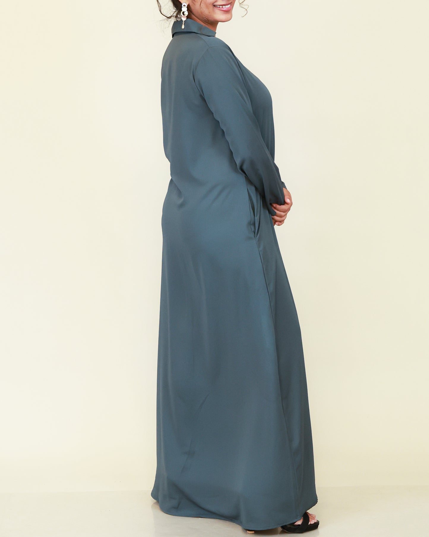 Slate Avenue Abaya