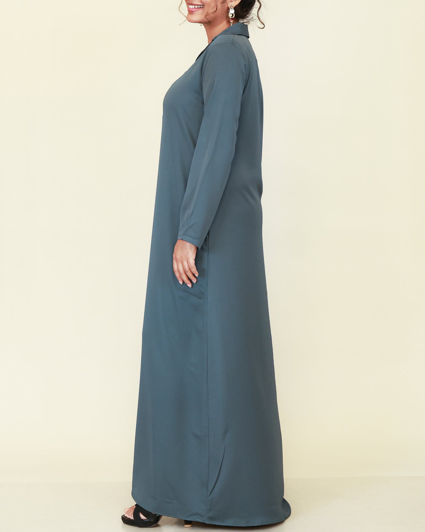 Slate Avenue Abaya