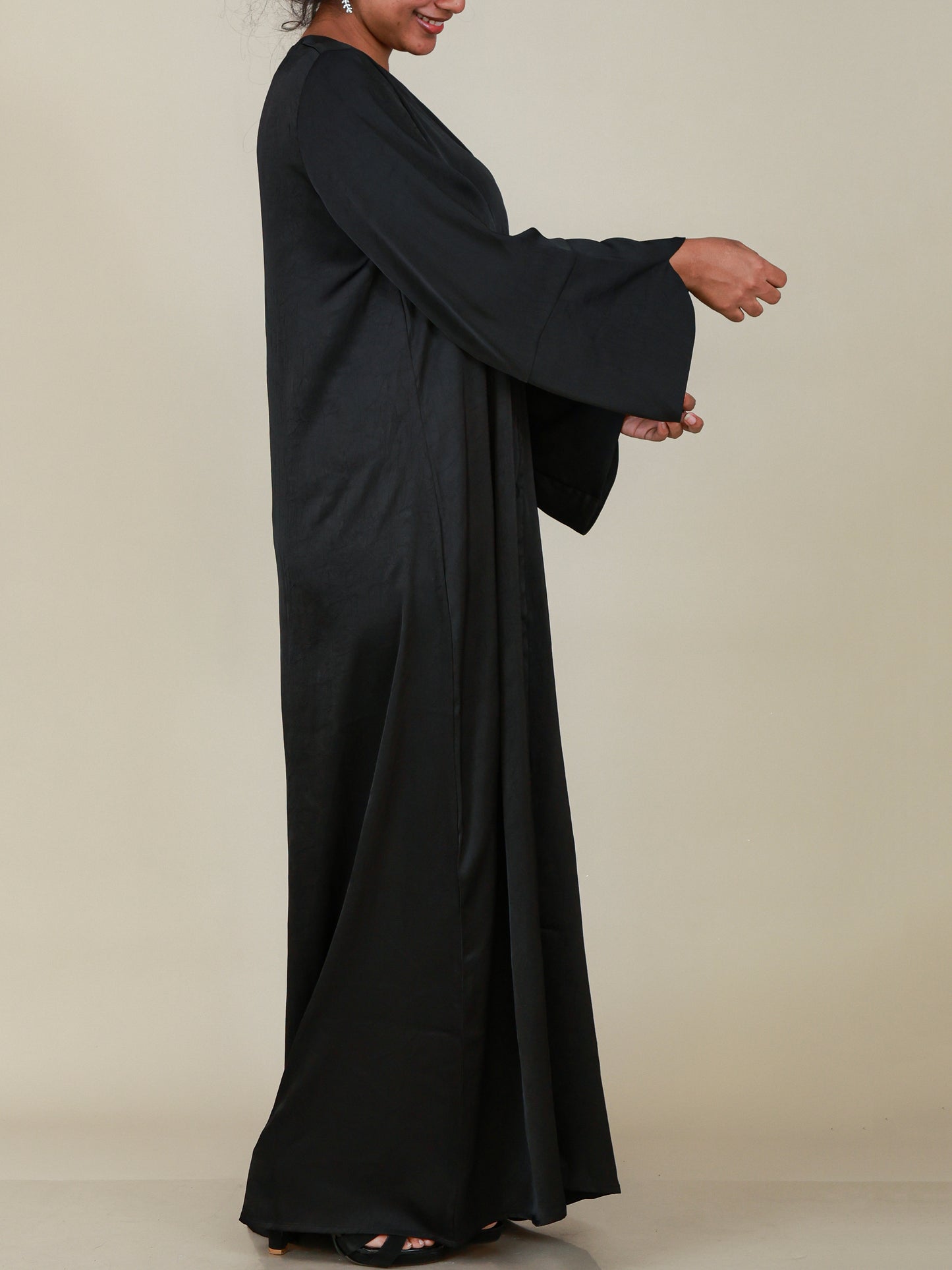 Amara Onyx Bell Sleeve Abaya