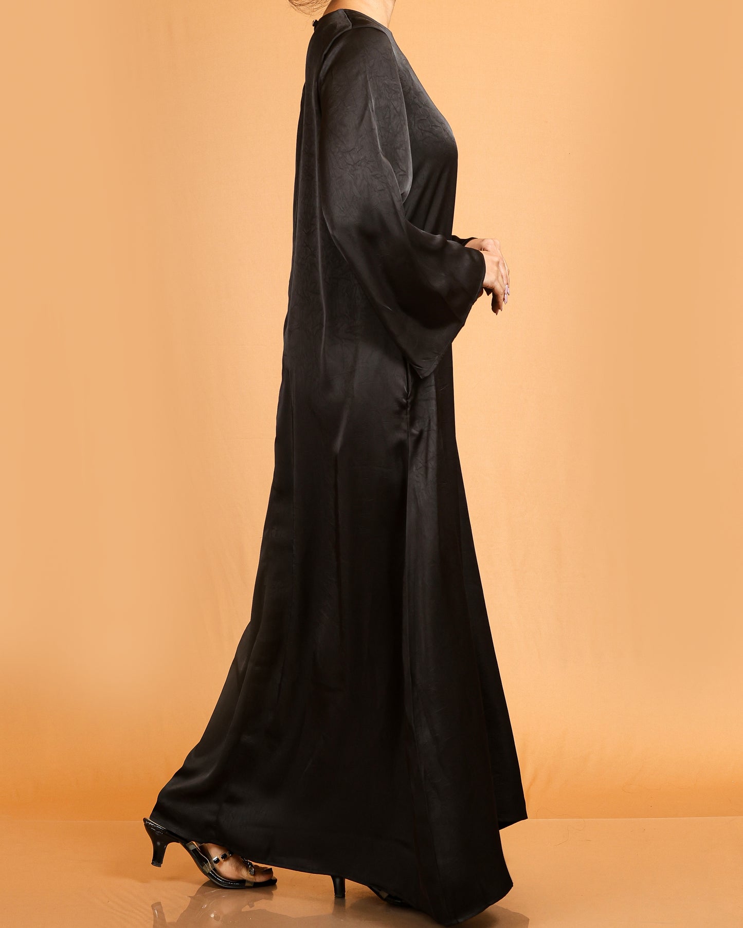 Luxe Soft-Silk Abaya – Black