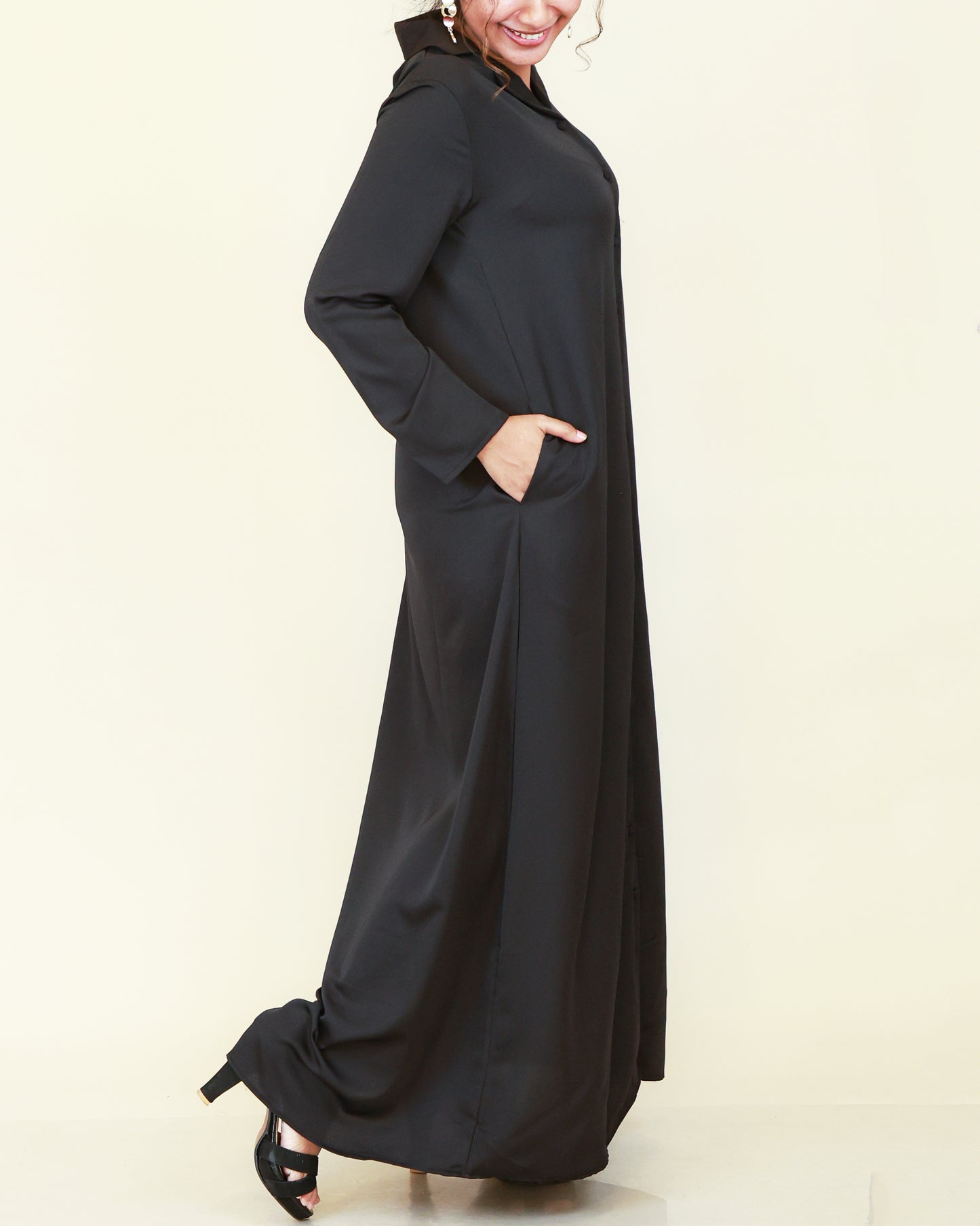 Noir Avenue Abaya