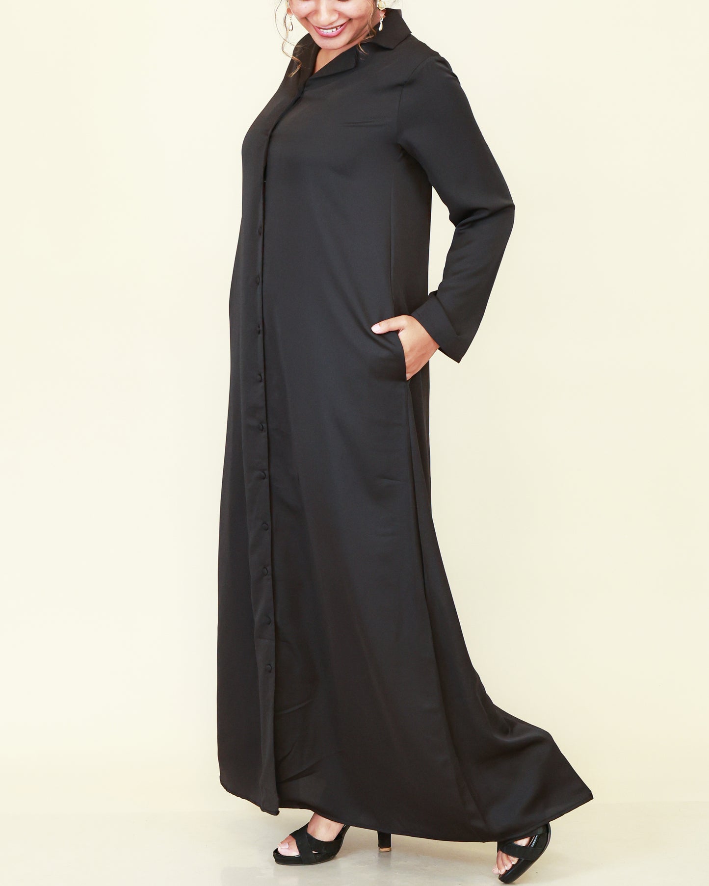 Noir Avenue Abaya