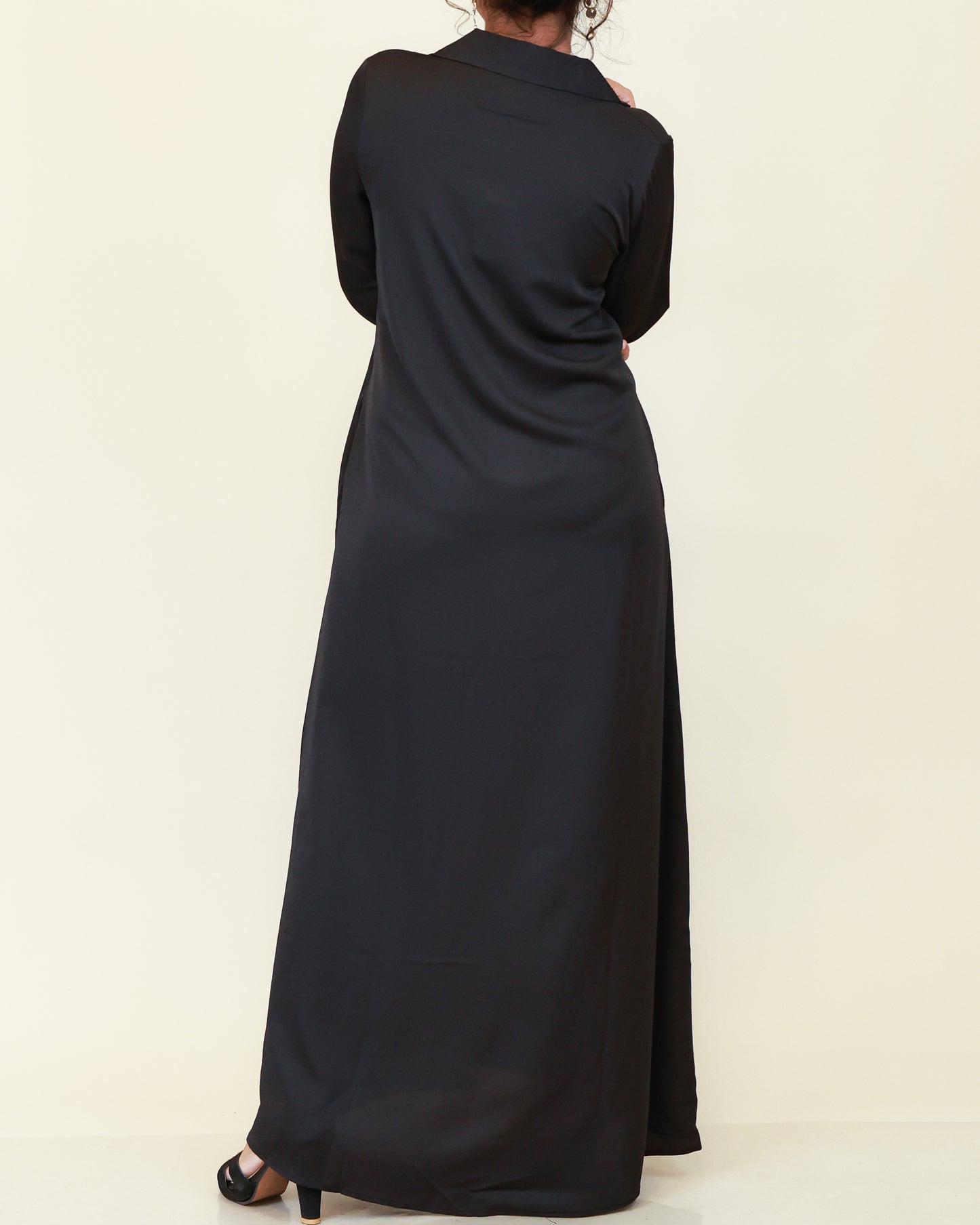 Noir Avenue Abaya
