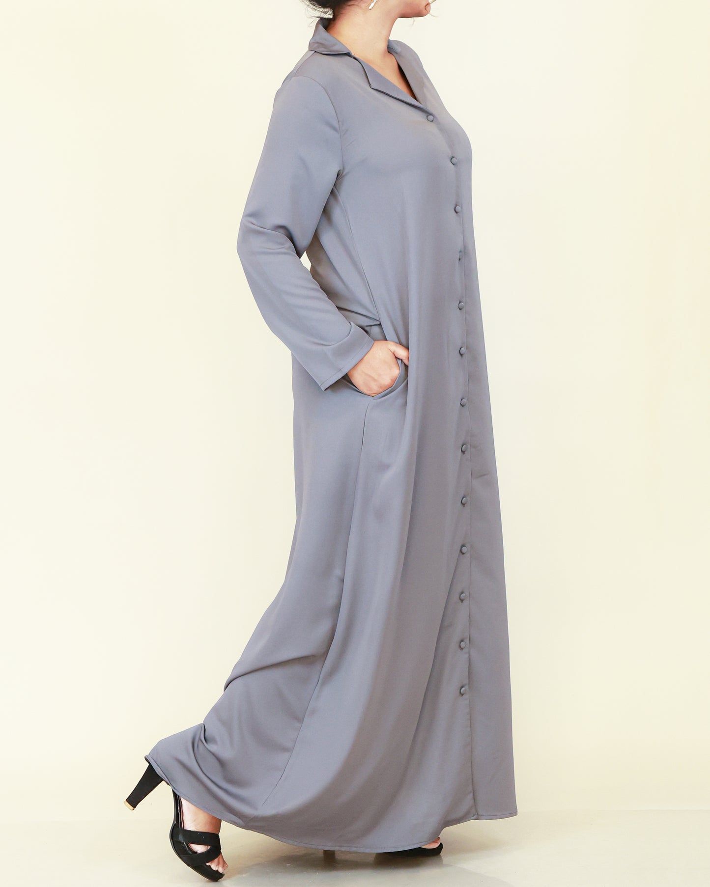 Silver Mist Avenue Abaya