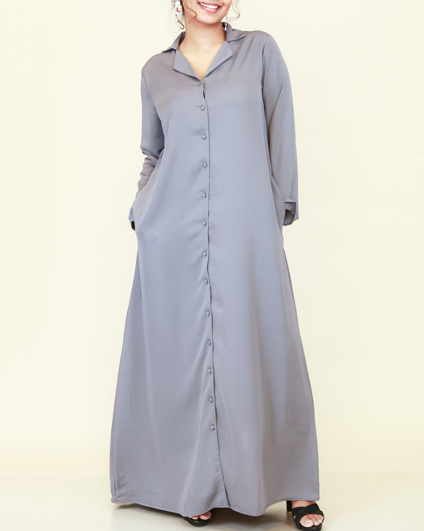 Silver Mist Avenue Abaya