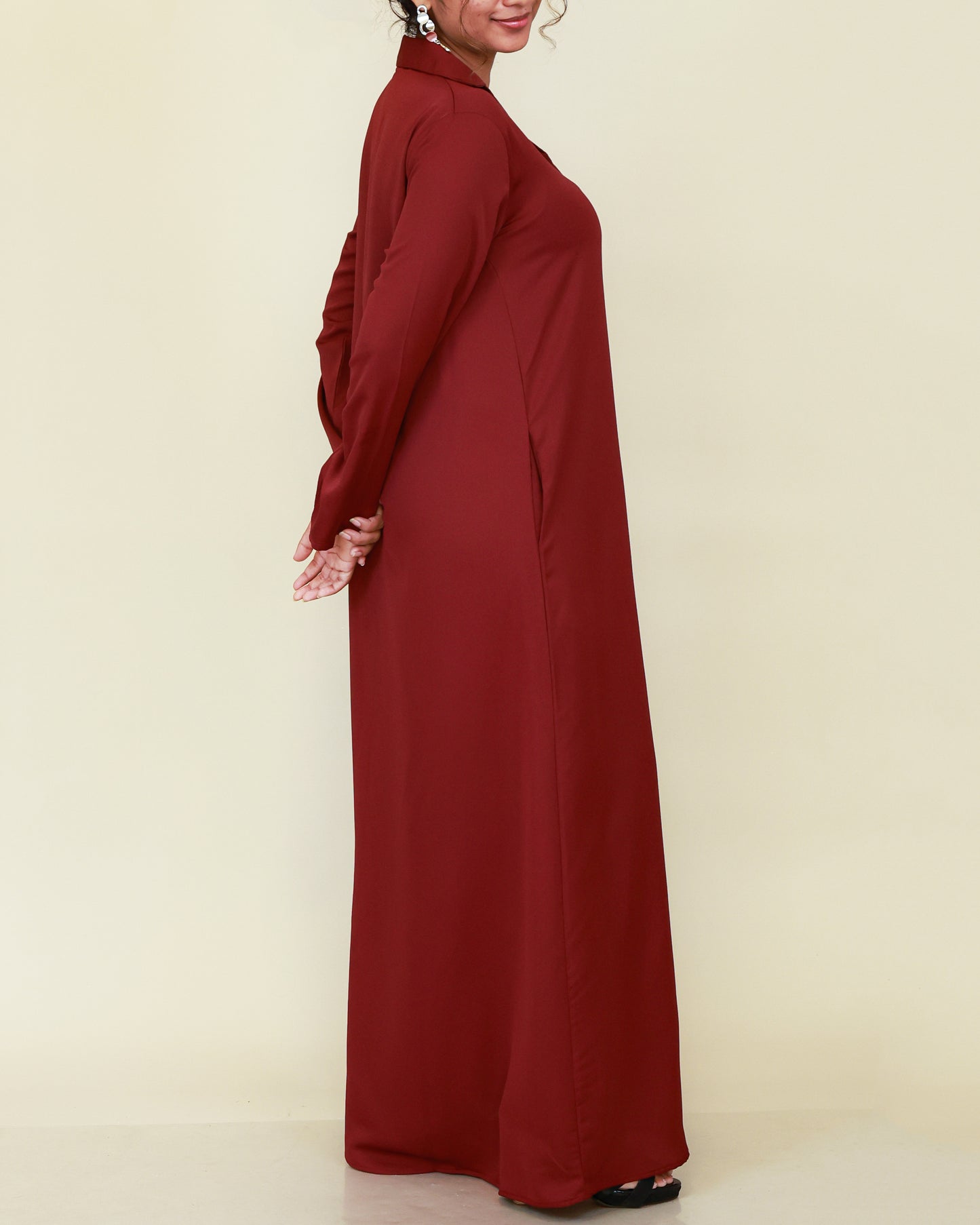 Crimson Avenue Abaya