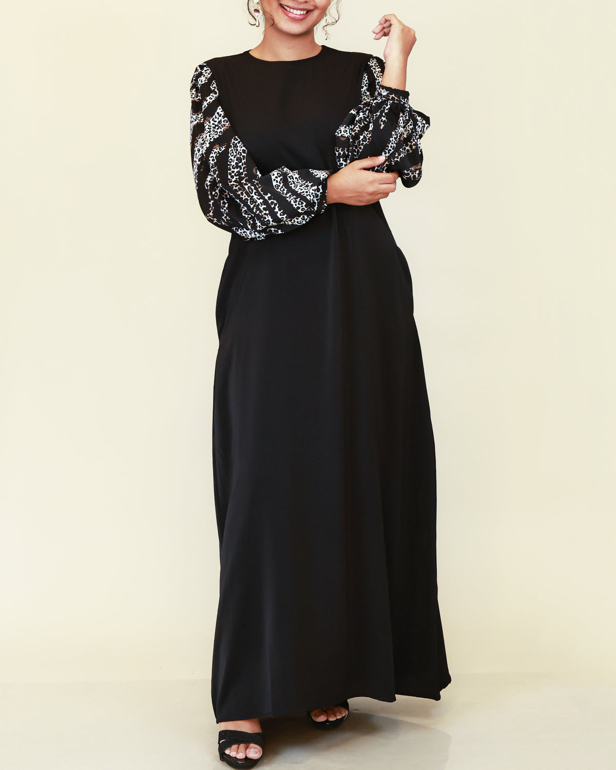 Savannah Grace Abaya – Black