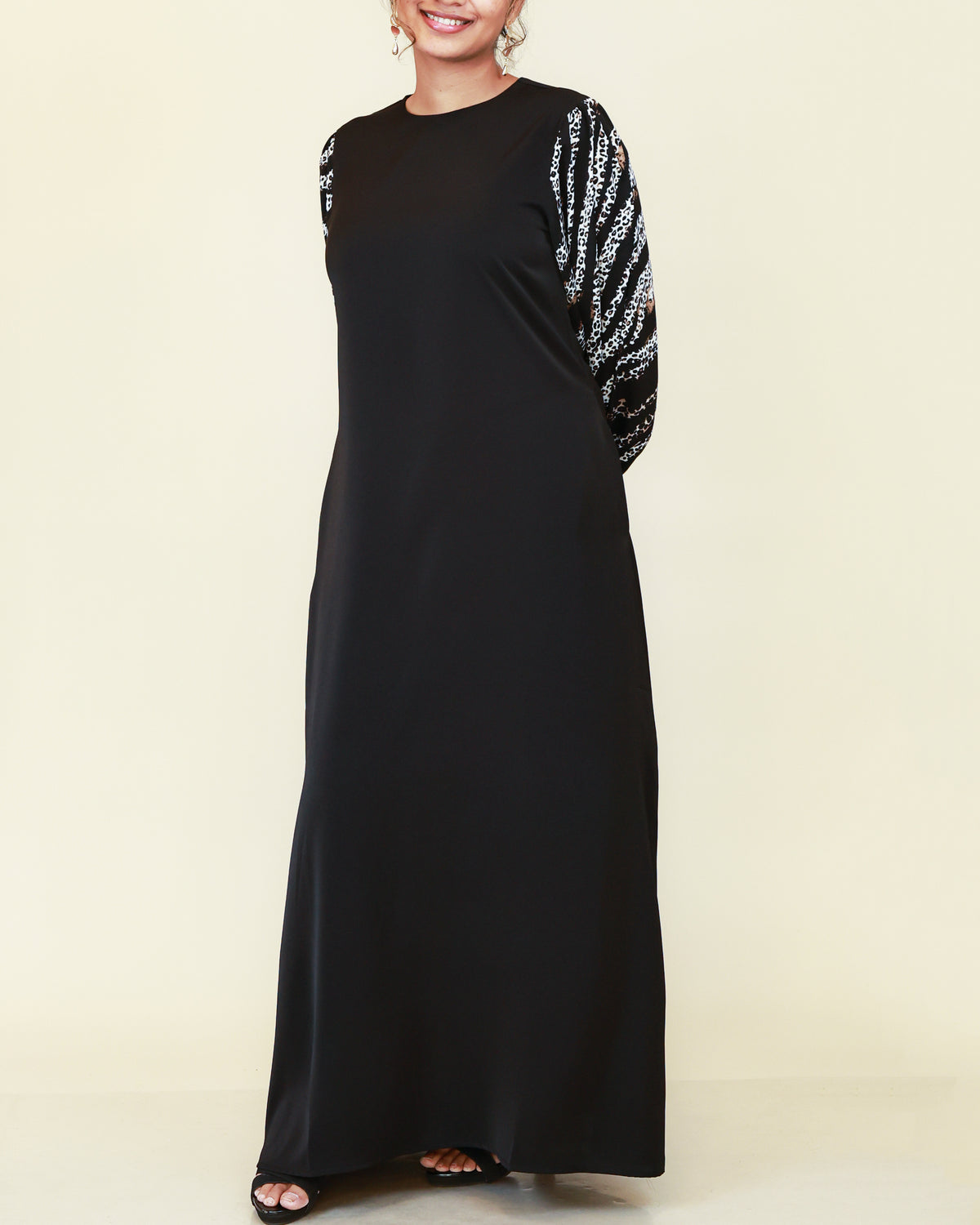 Savannah Grace Abaya – Black
