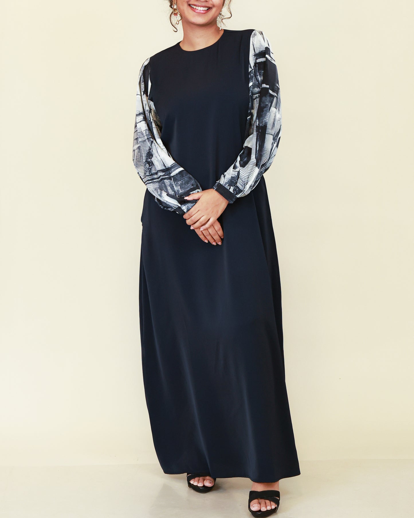 Velora Muse Abaya – Navy