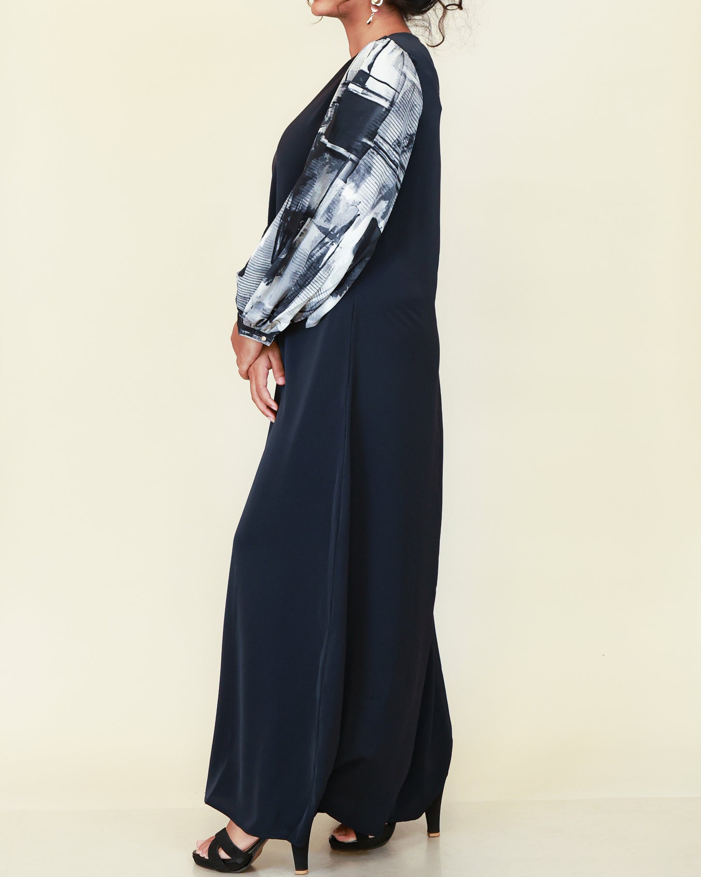 Velora Muse Abaya – Navy