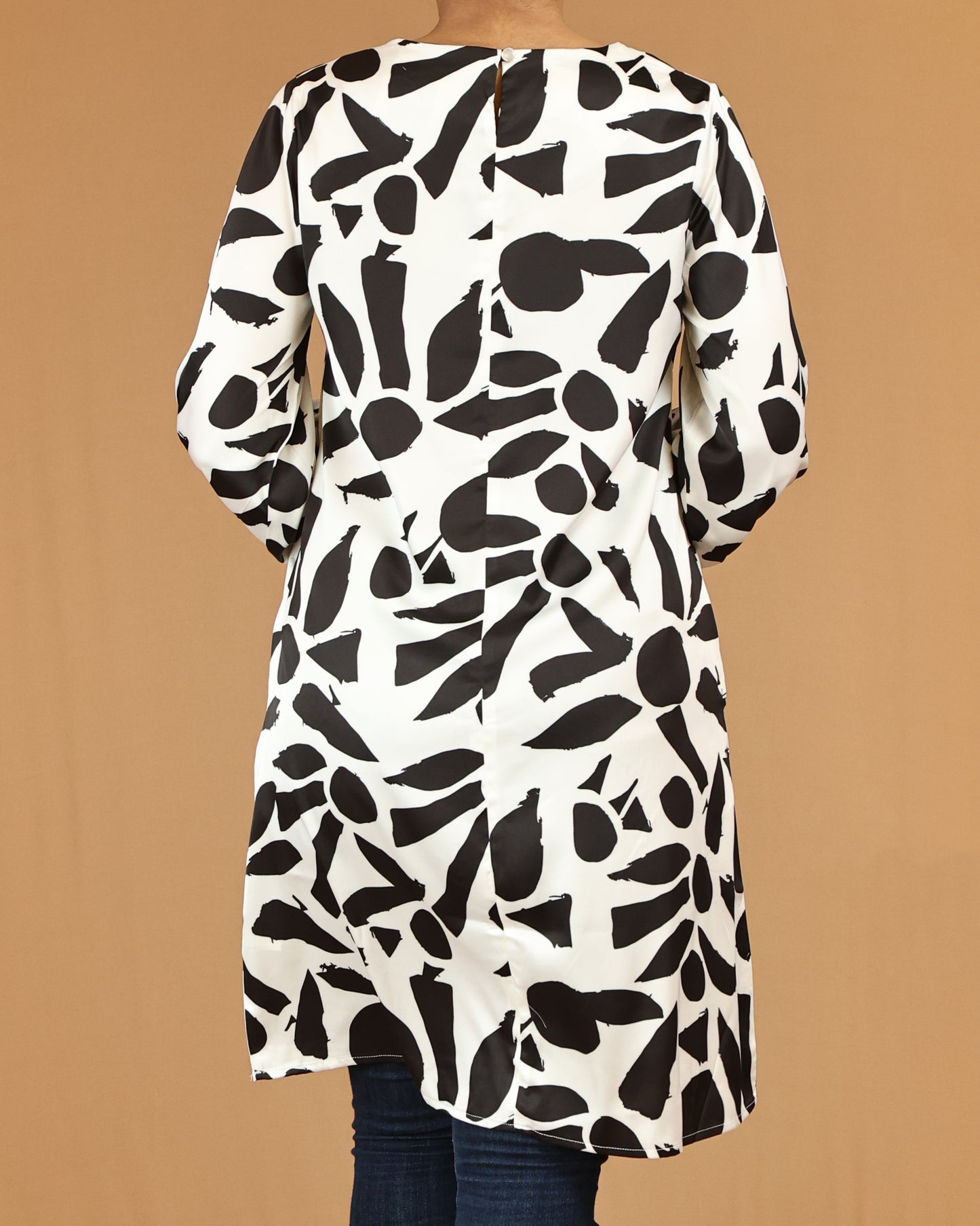 Black Abstract Print Midi Top with Gathered Sleeves