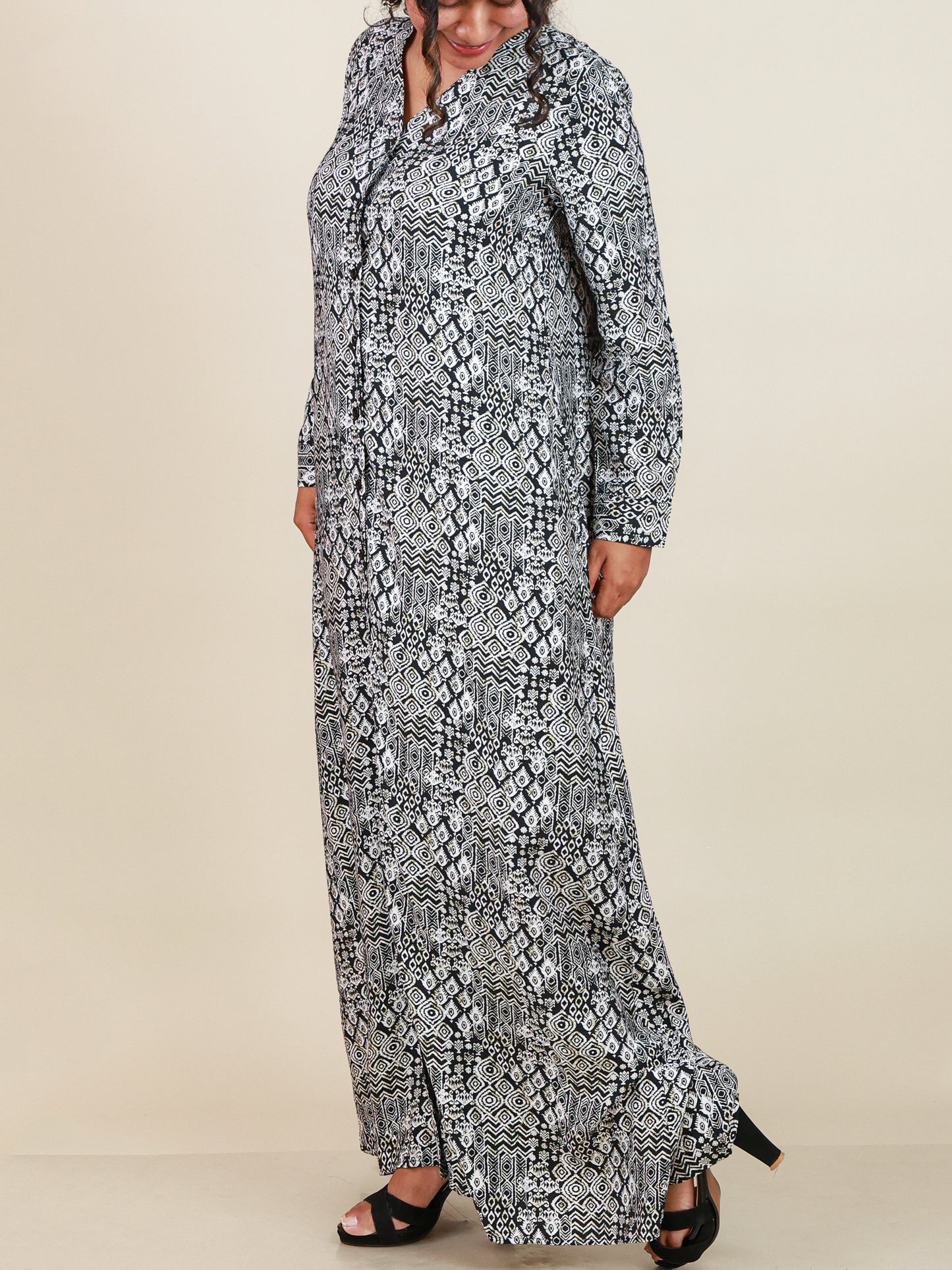Zaria Monochrome Print Abaya