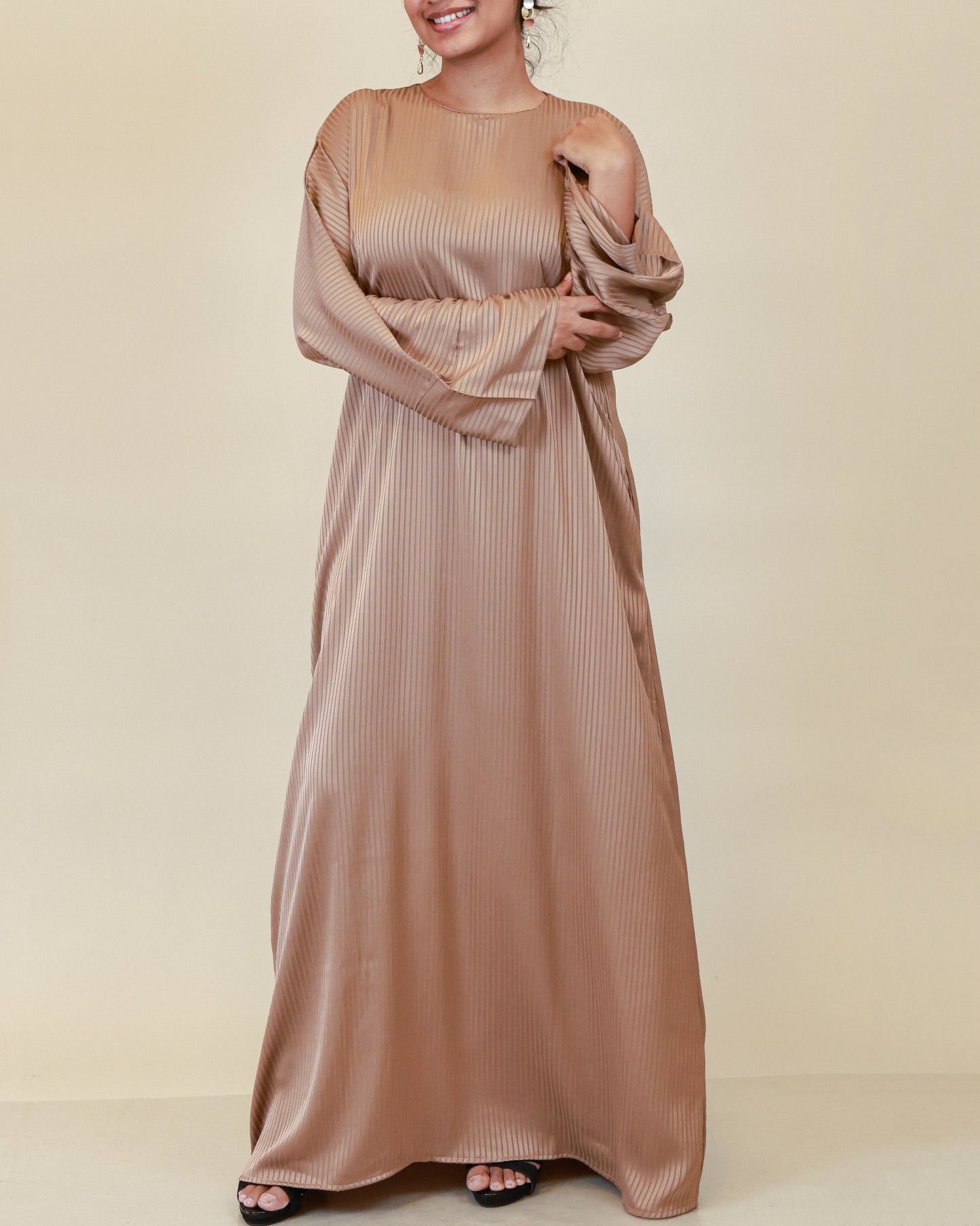 Aurelia Ribbed Abaya – Rose Champagne