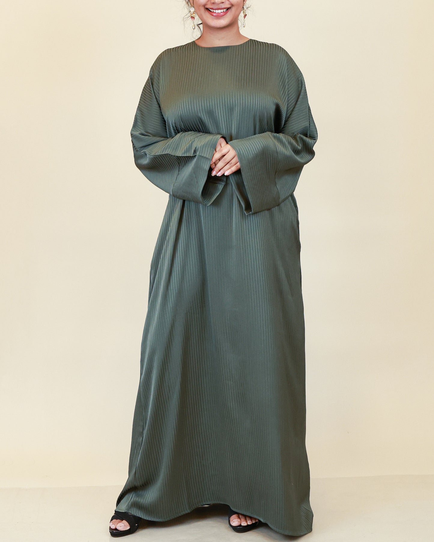 Aurelia Ribbed Abaya – Olive Smoke