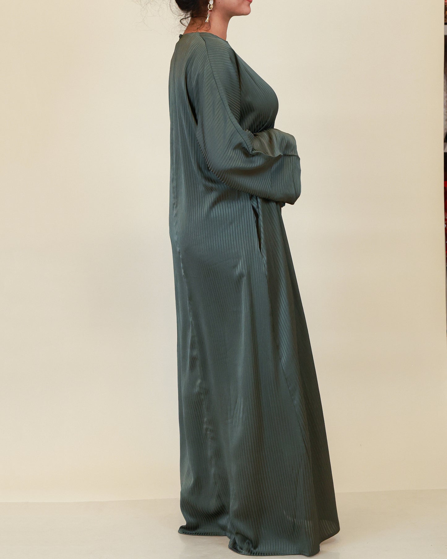 Aurelia Ribbed Abaya – Olive Smoke