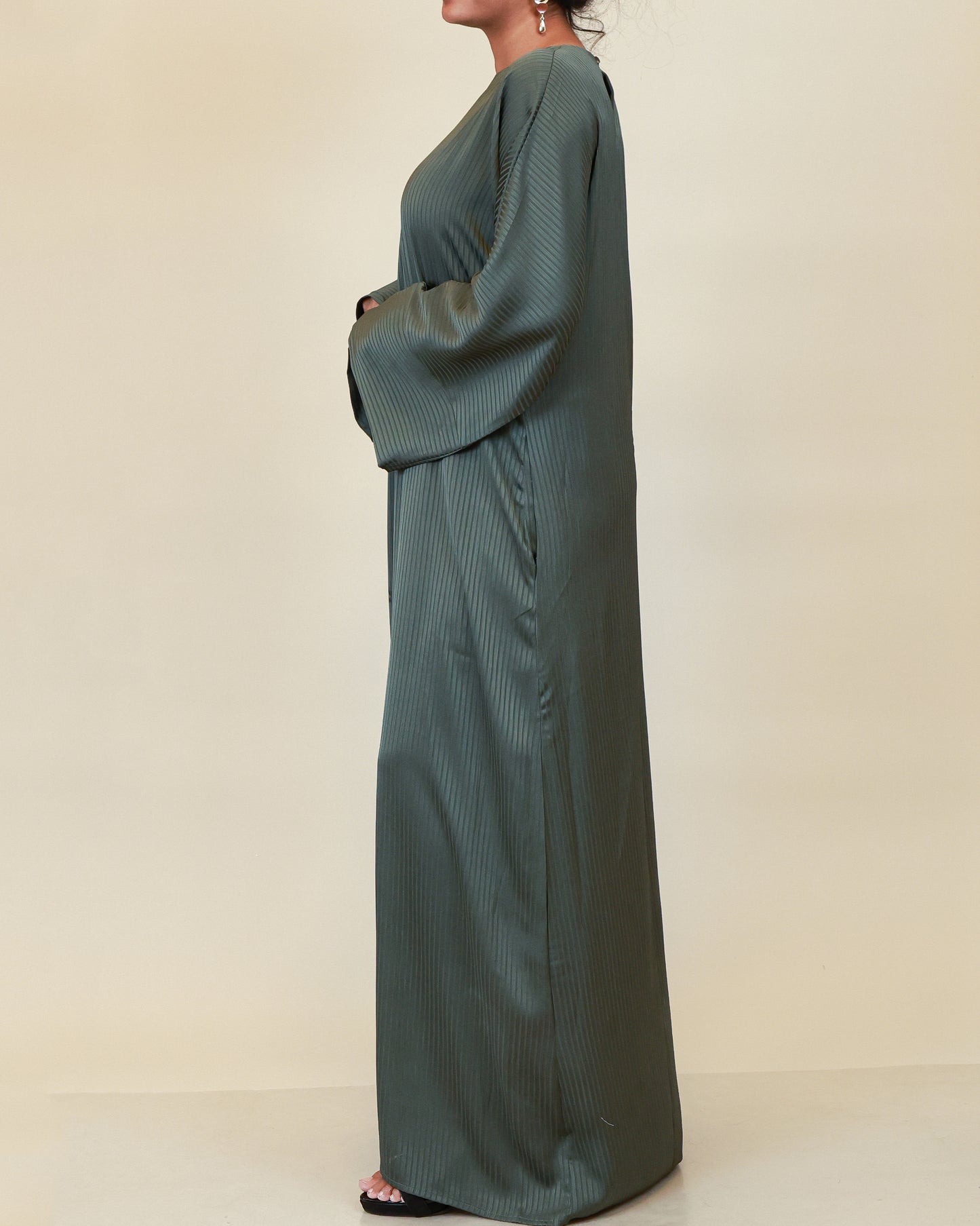Aurelia Ribbed Abaya – Olive Smoke