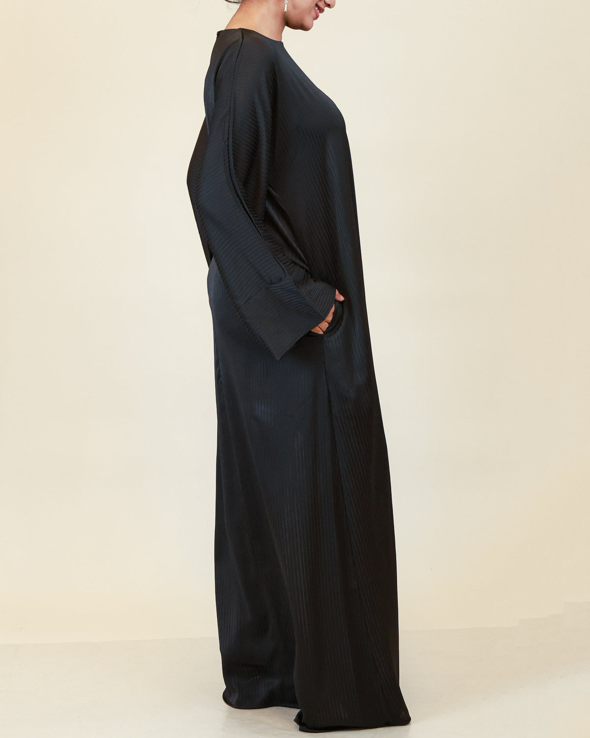 Aurelia Ribbed Abaya – Noir Black