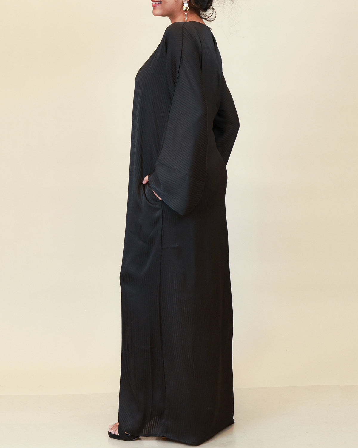Aurelia Ribbed Abaya – Noir Black