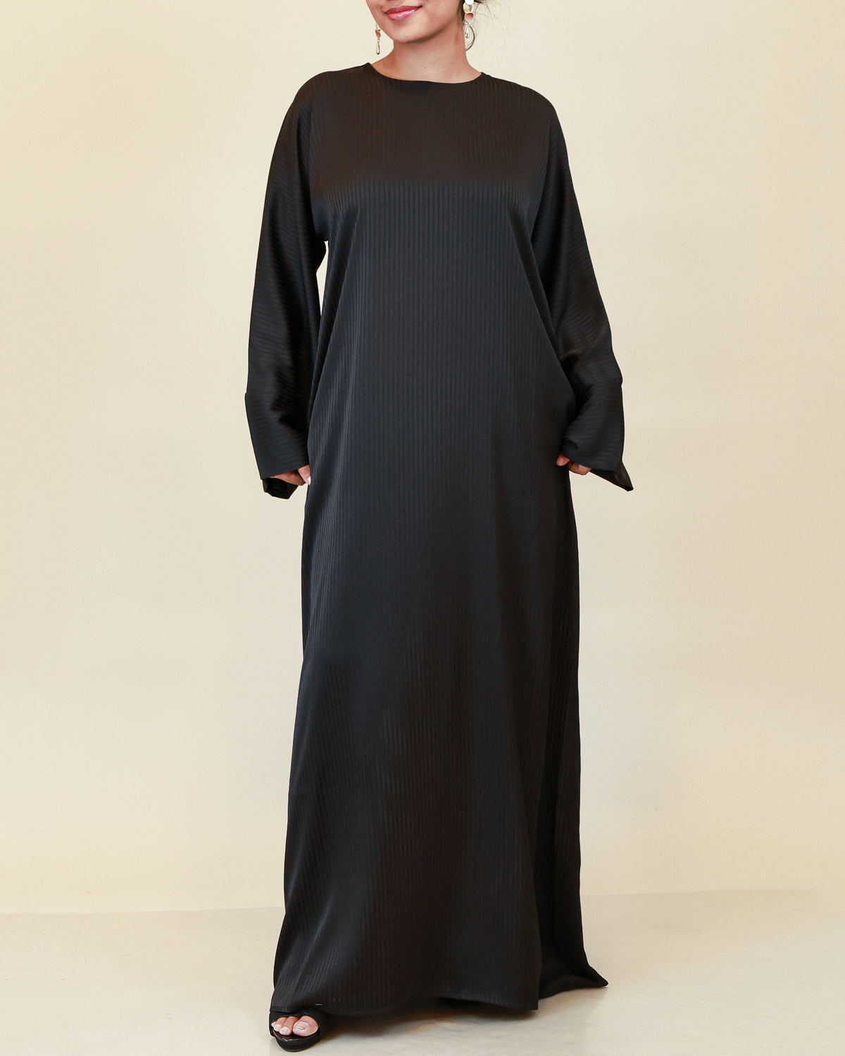 Aurelia Ribbed Abaya – Noir Black
