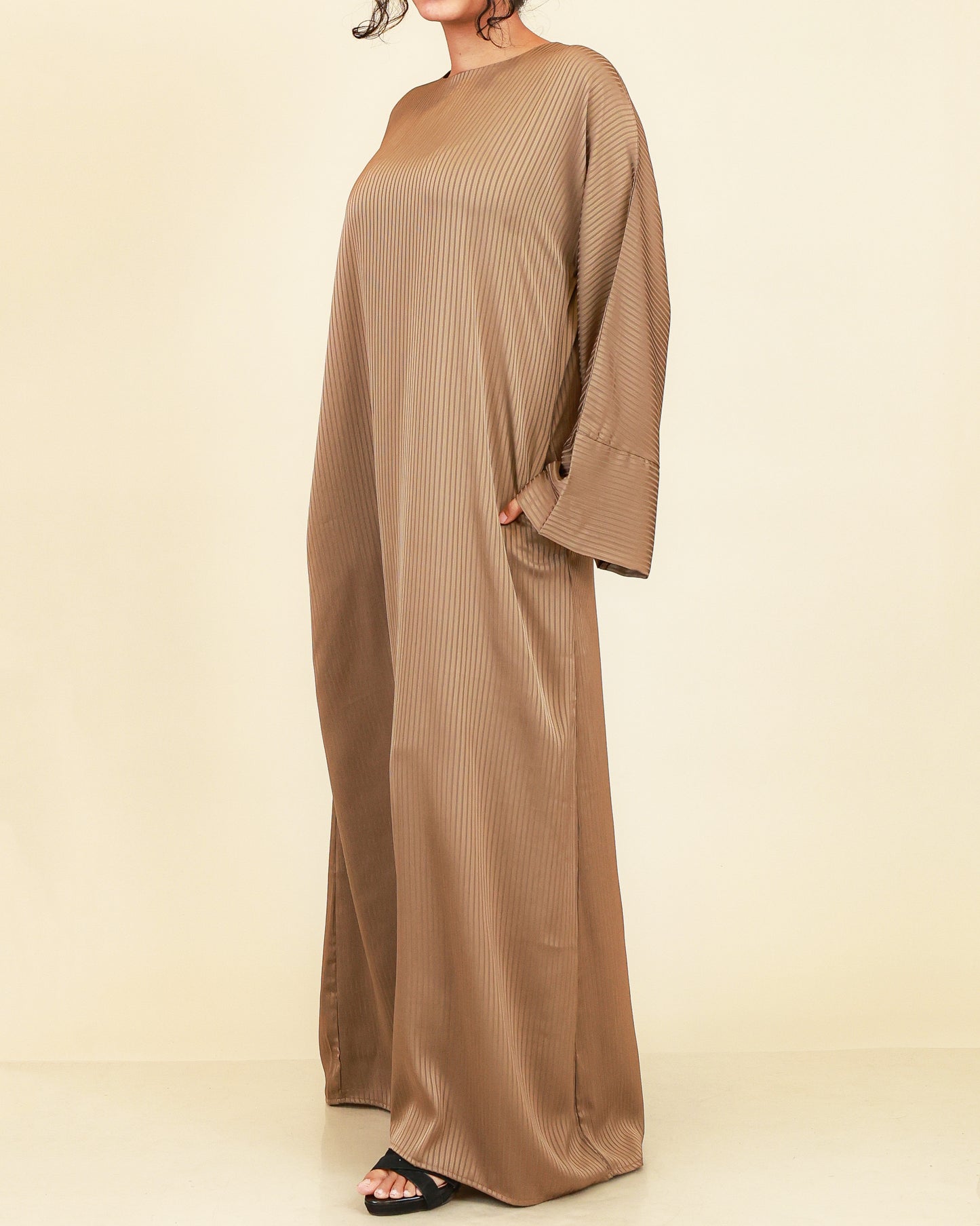 Aurelia Ribbed Abaya – Mocha Bronze