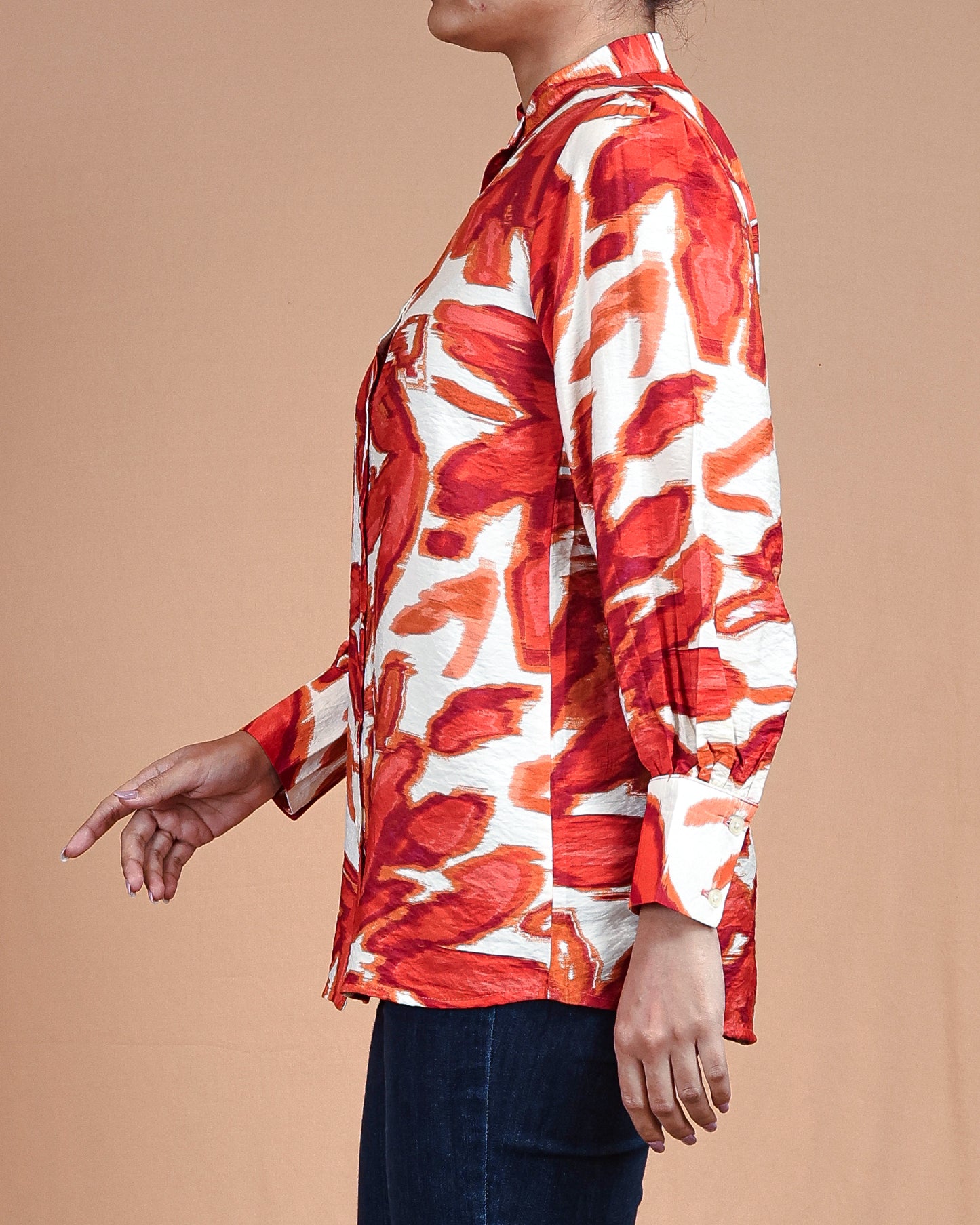 Abstract Bloom Button-Front Top – Red & White
