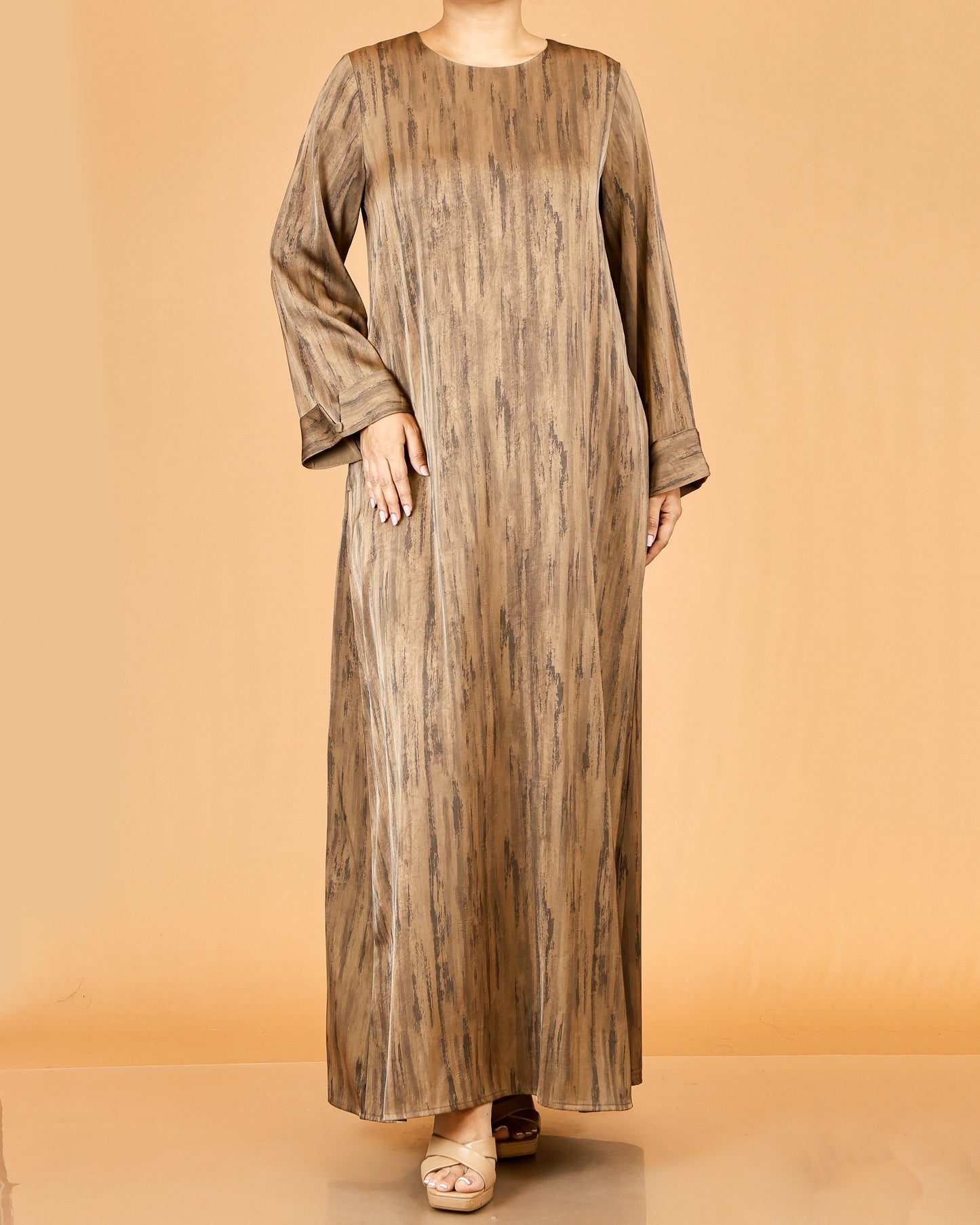 Earth-Tone Textured Abaya
