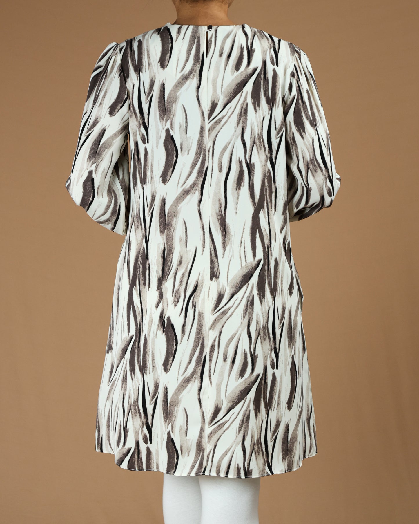 Brush-Stroke Print Long Top in Neutral Tones