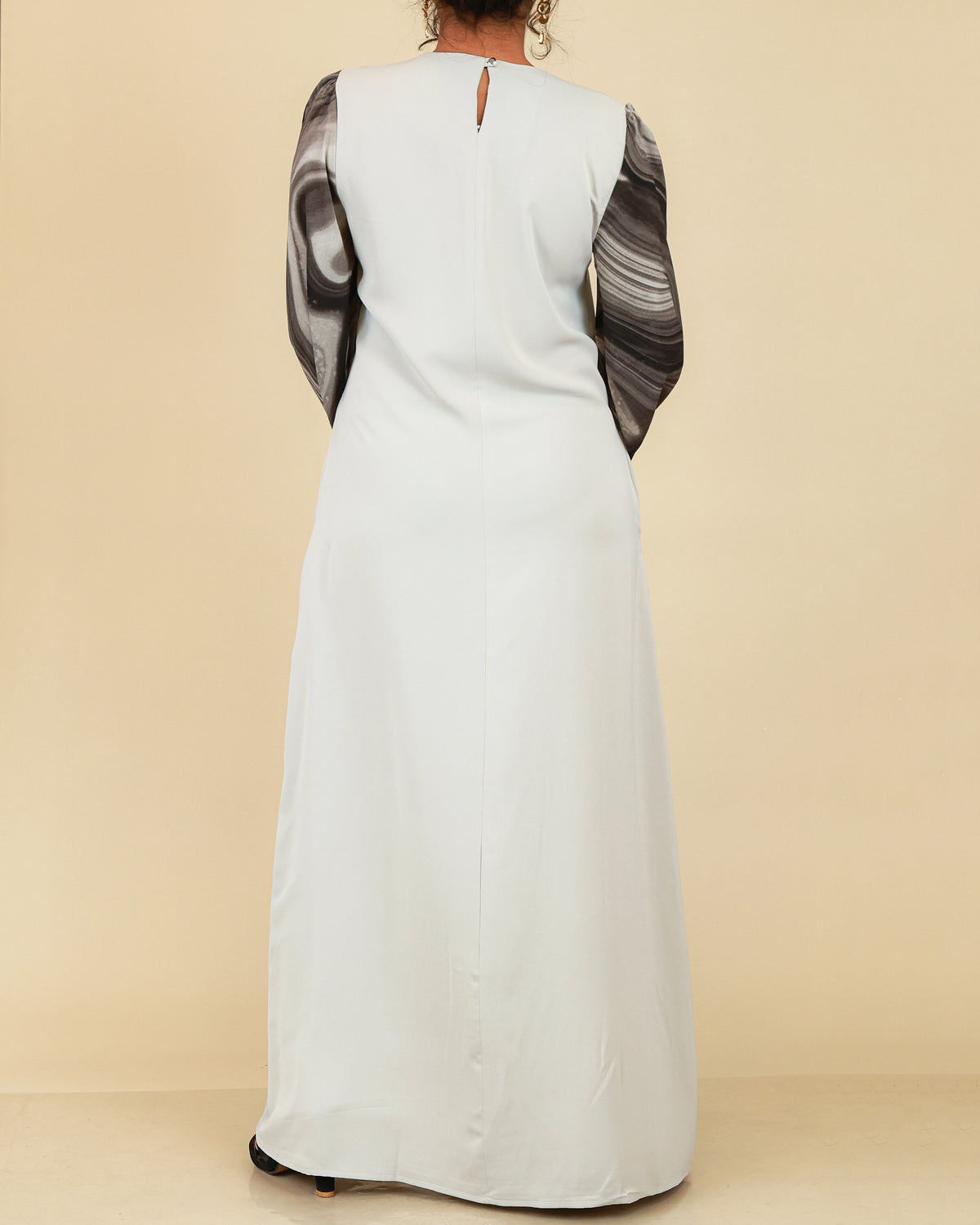 Velora Muse Abaya – Pearl Grey