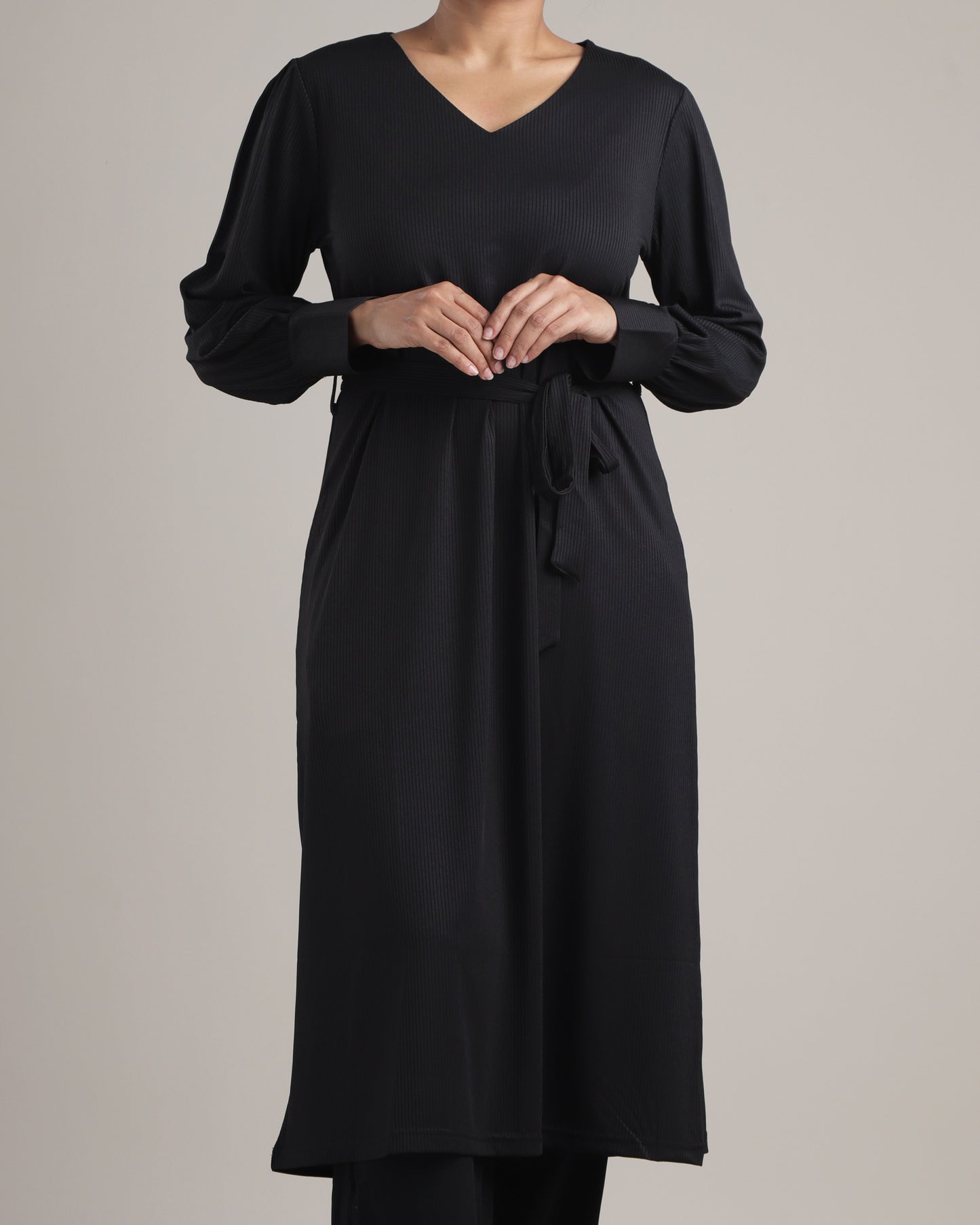 Casual Deep V-Neck Long Sleeve Top – Sleek & Comfortable Fit
