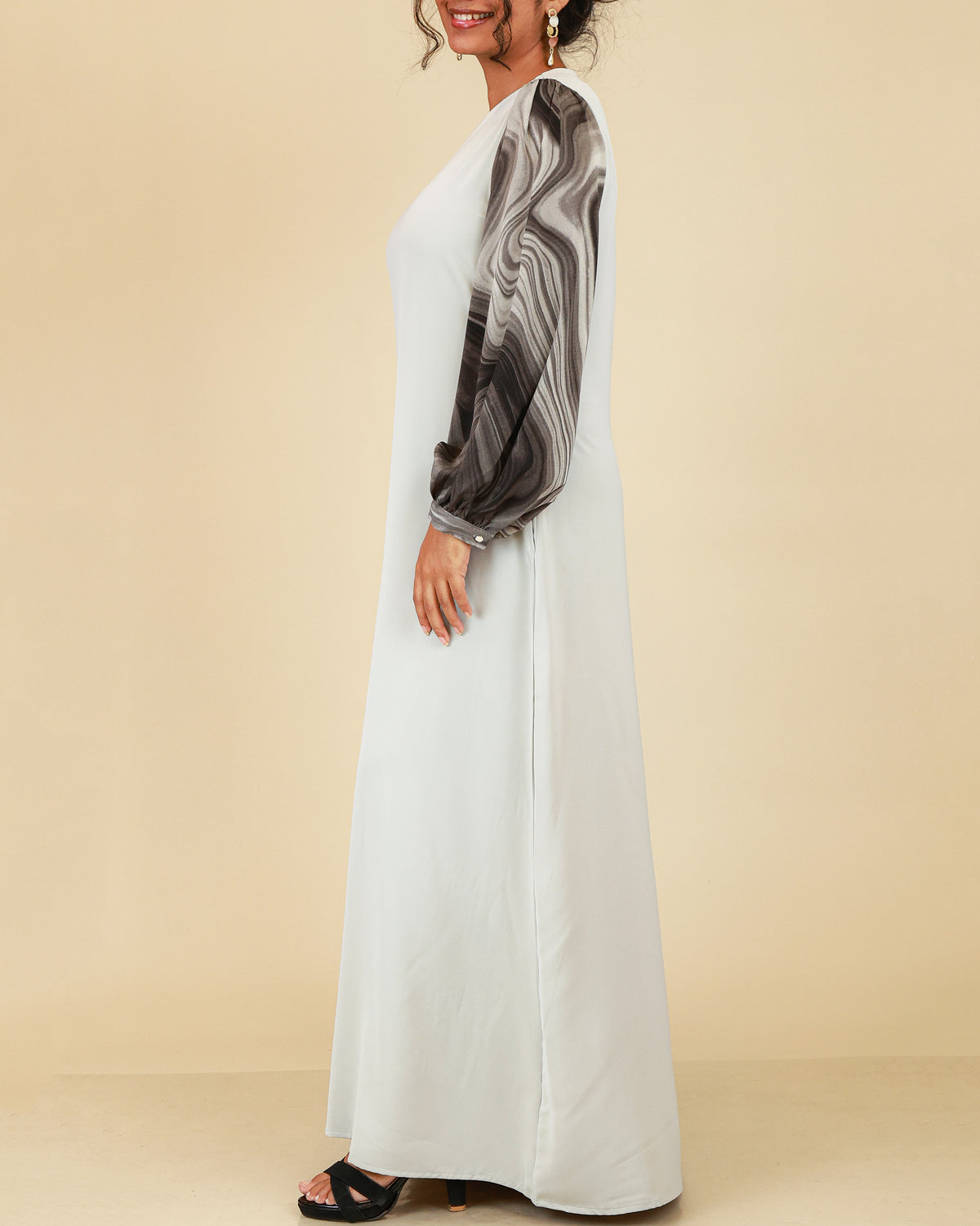 Velora Muse Abaya – Pearl Grey