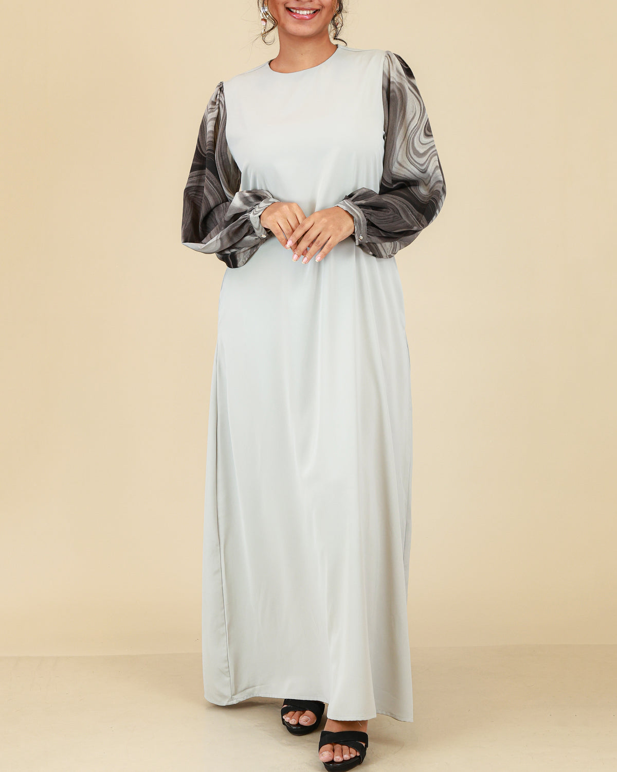 Velora Muse Abaya – Pearl Grey