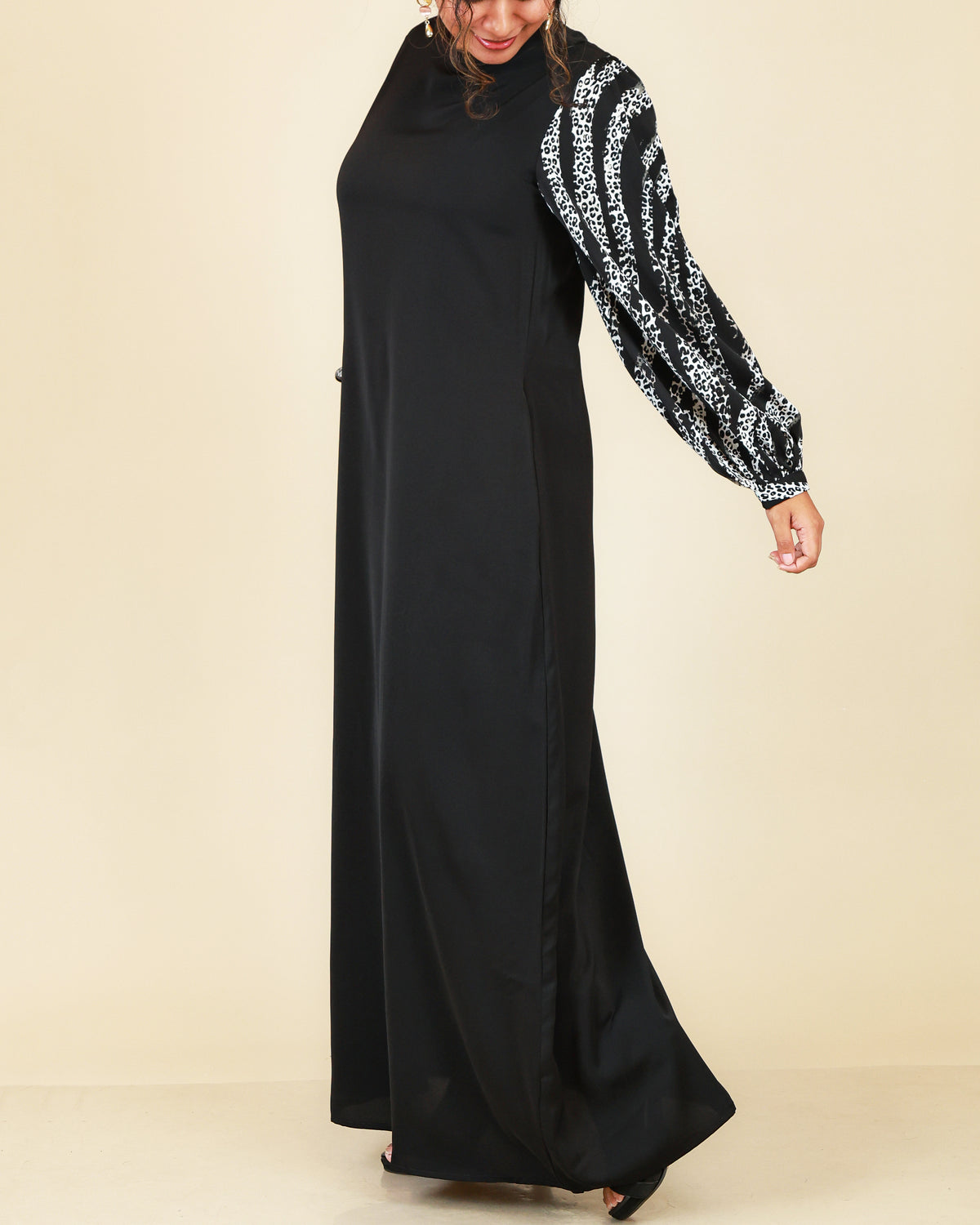 Elara Contrast Abaya – Noir Black