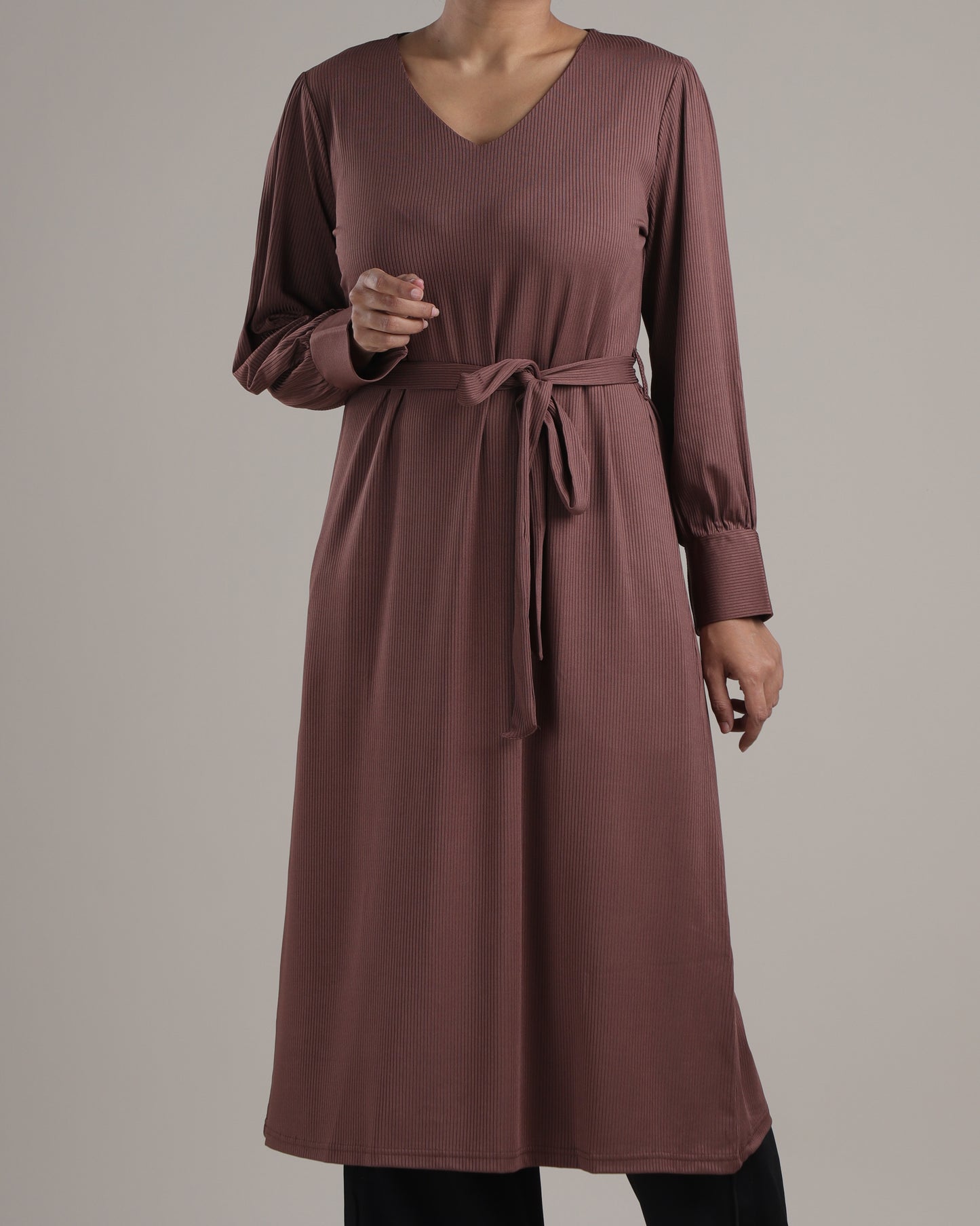 Casual Deep V-Neck Long Sleeve Top – Sleek & Comfortable Fit