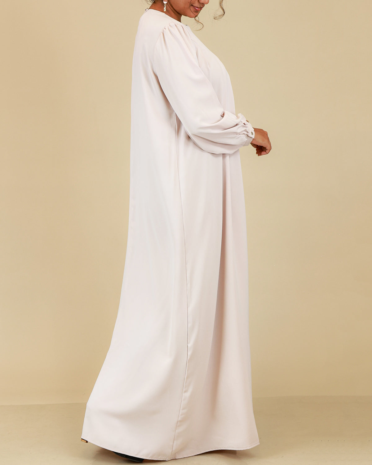 Aurelia Pleated Ivory Abaya