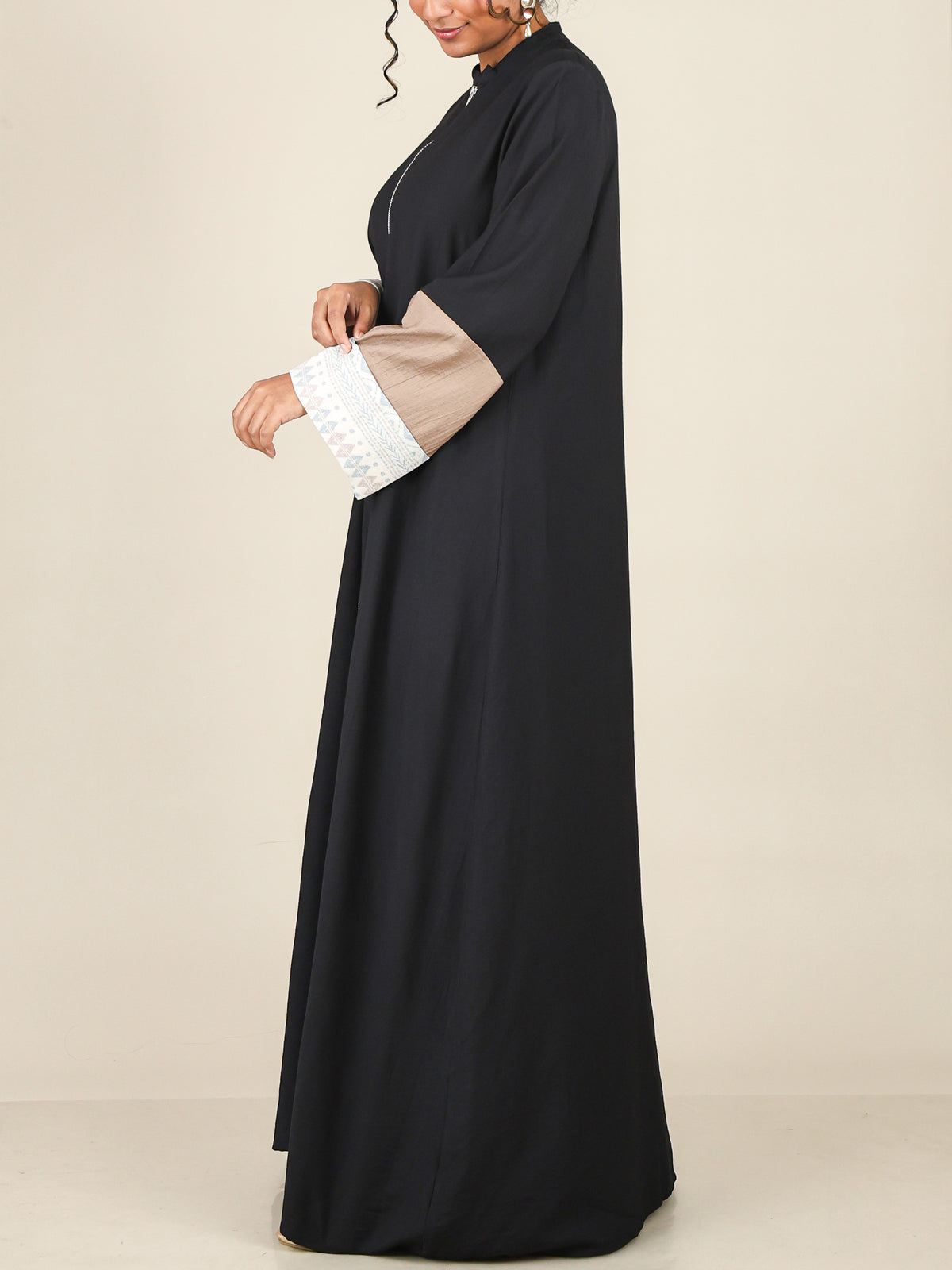 Elise Black Contrast Cuff Abaya