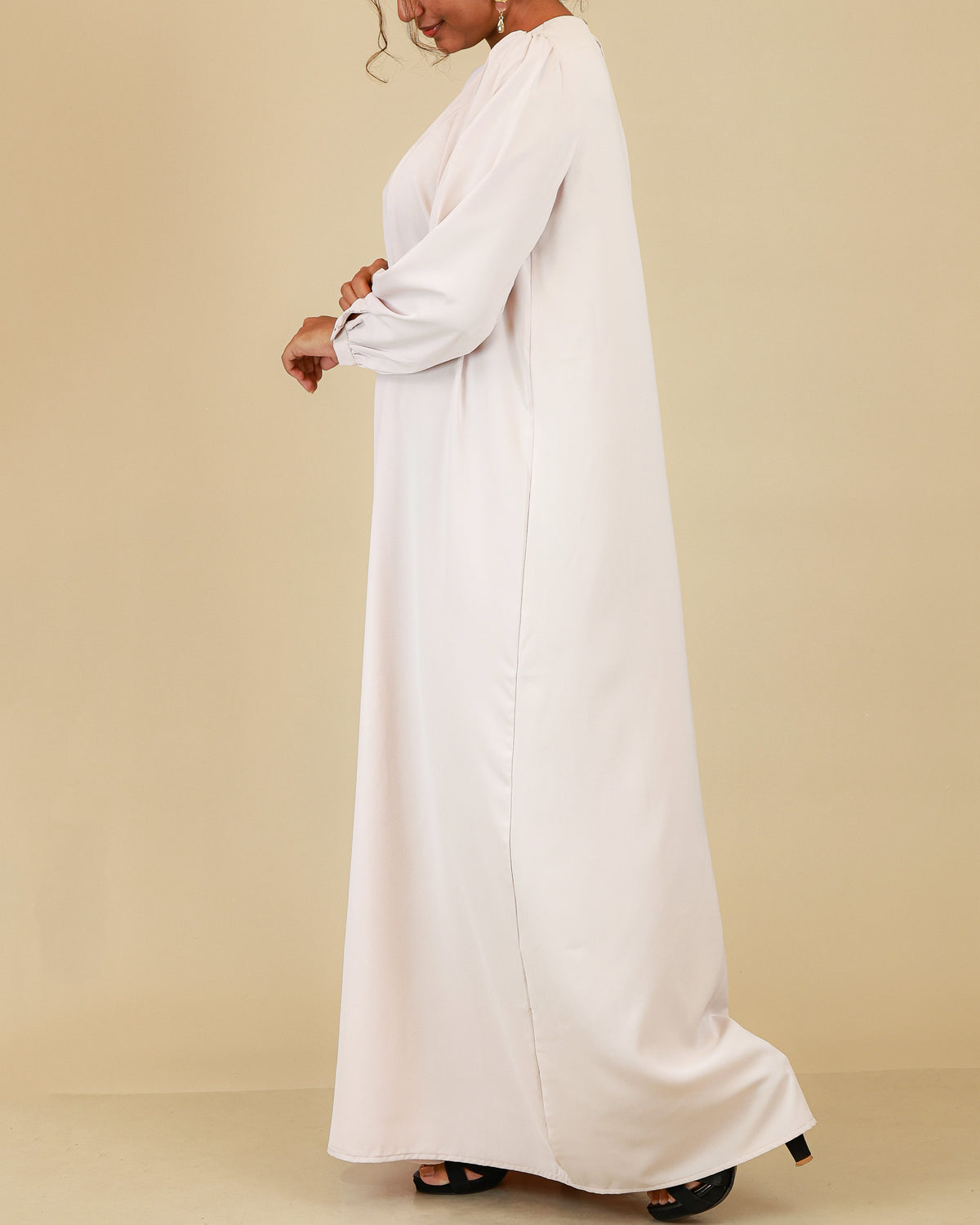 Aurelia Pleated Ivory Abaya