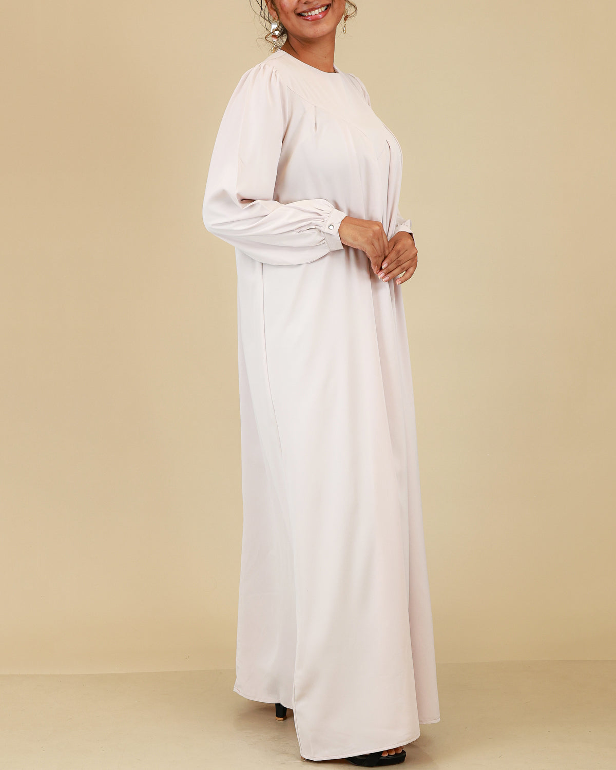 Aurelia Pleated Ivory Abaya