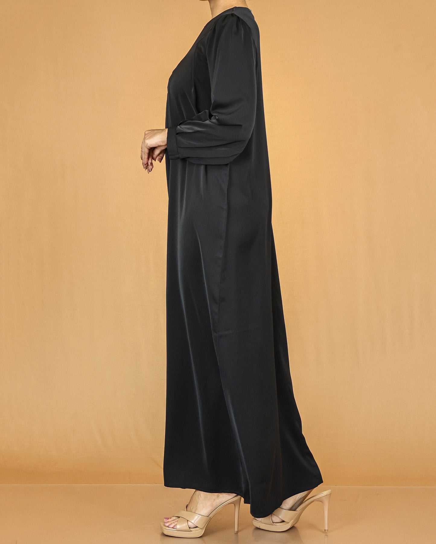Black Pleated Modest Abaya