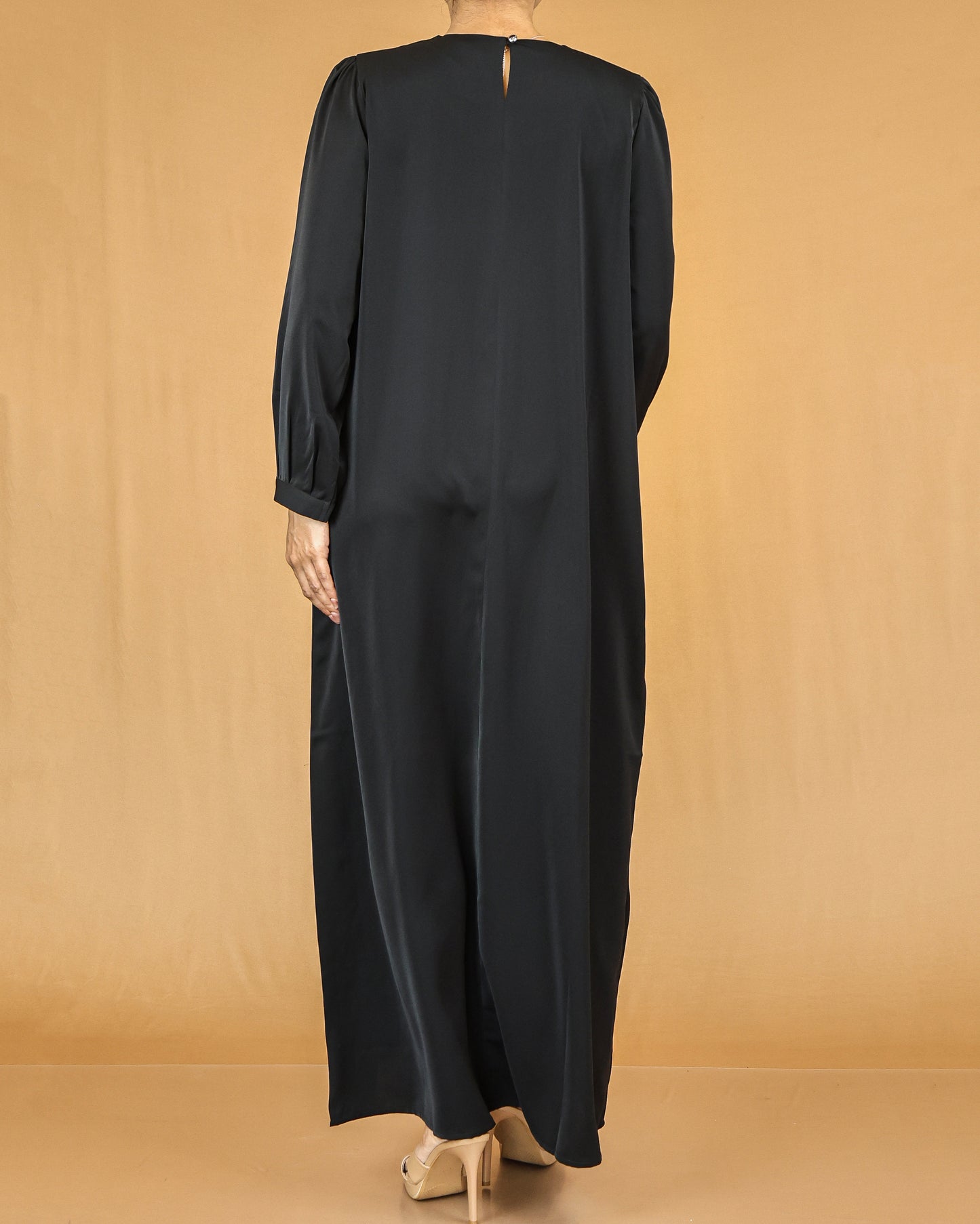 Black Pleated Modest Abaya